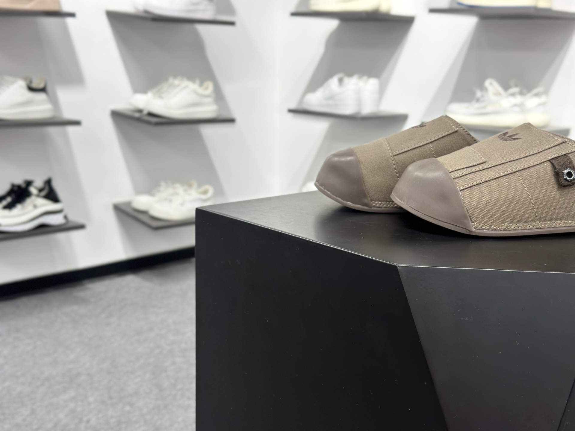 adidas originals Adimule SLIDES 百搭舒适 橡胶底 防磨包头拖鞋