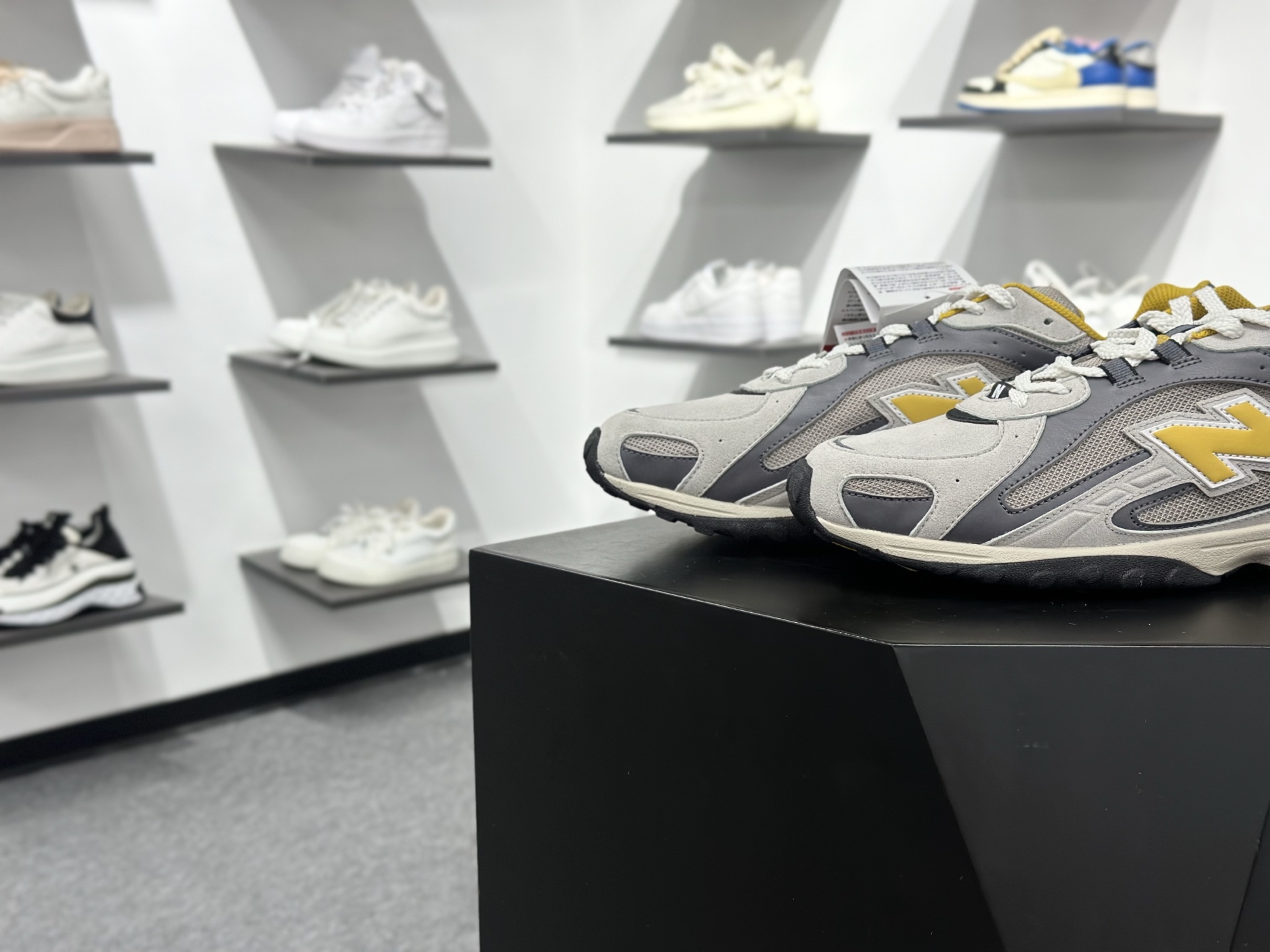 New Balance 204L系列 新百伦 薄底鞋 薄底皮质鞋带德训系 减震耐磨包裹性支撑轻便 低帮 生活休闲鞋 U204LNPB-莆田鞋,莆田鞋货源,高仿鞋,高仿鞋货源,安福档口,莆田高仿鞋,莆田鞋批发,高仿鞋批发,莆田高仿运动鞋,高仿运动鞋,莆田运动鞋 New Balance 204L系列 新百伦 薄底鞋 薄底皮质鞋带德训系 减震耐磨包裹性支撑轻便 低帮 生活休闲鞋 U204LNPB