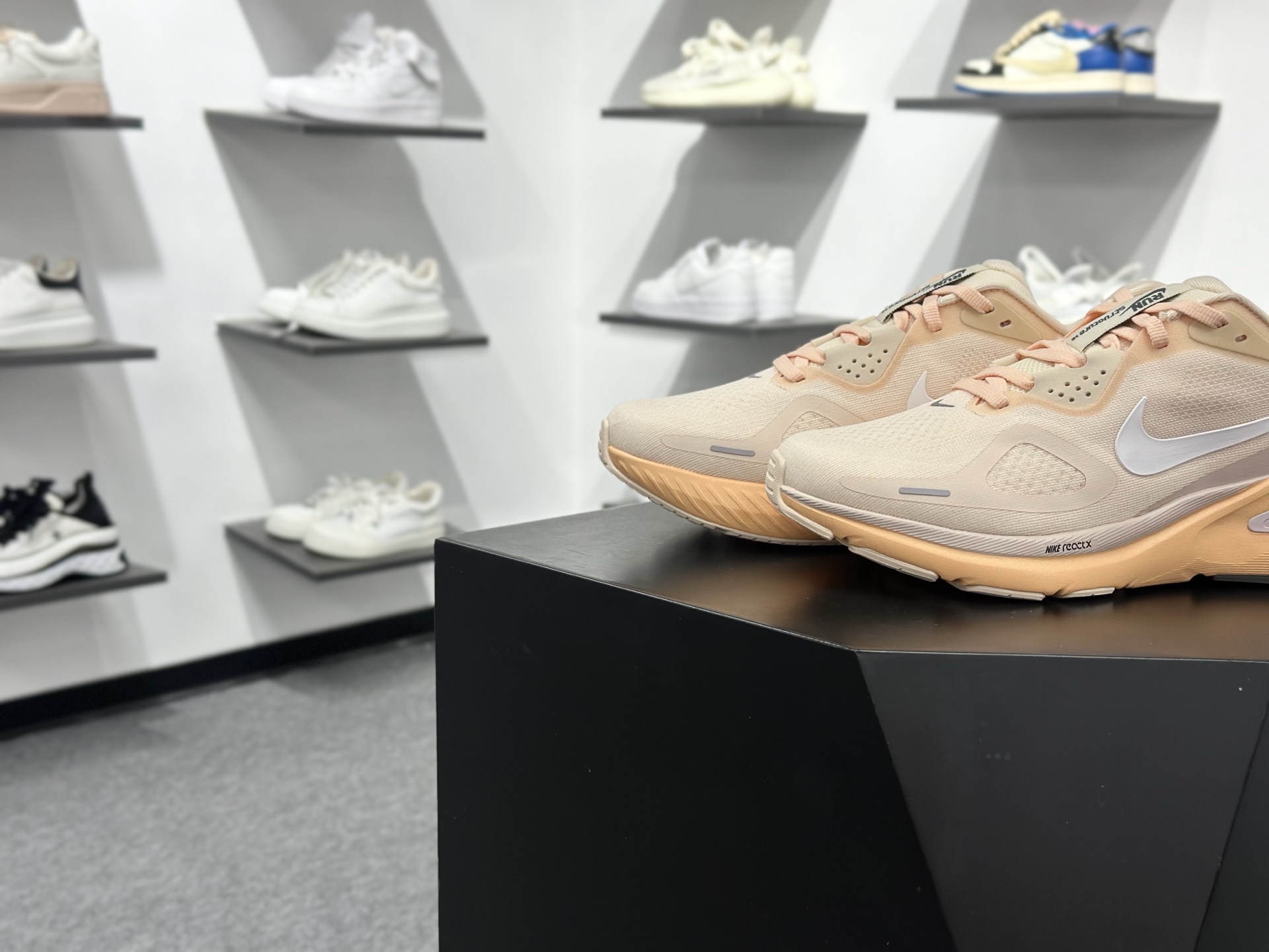 Nike Air Zoom Structure 26 耐克 登月网面系列 训跑练步鞋 HJ1101-801
