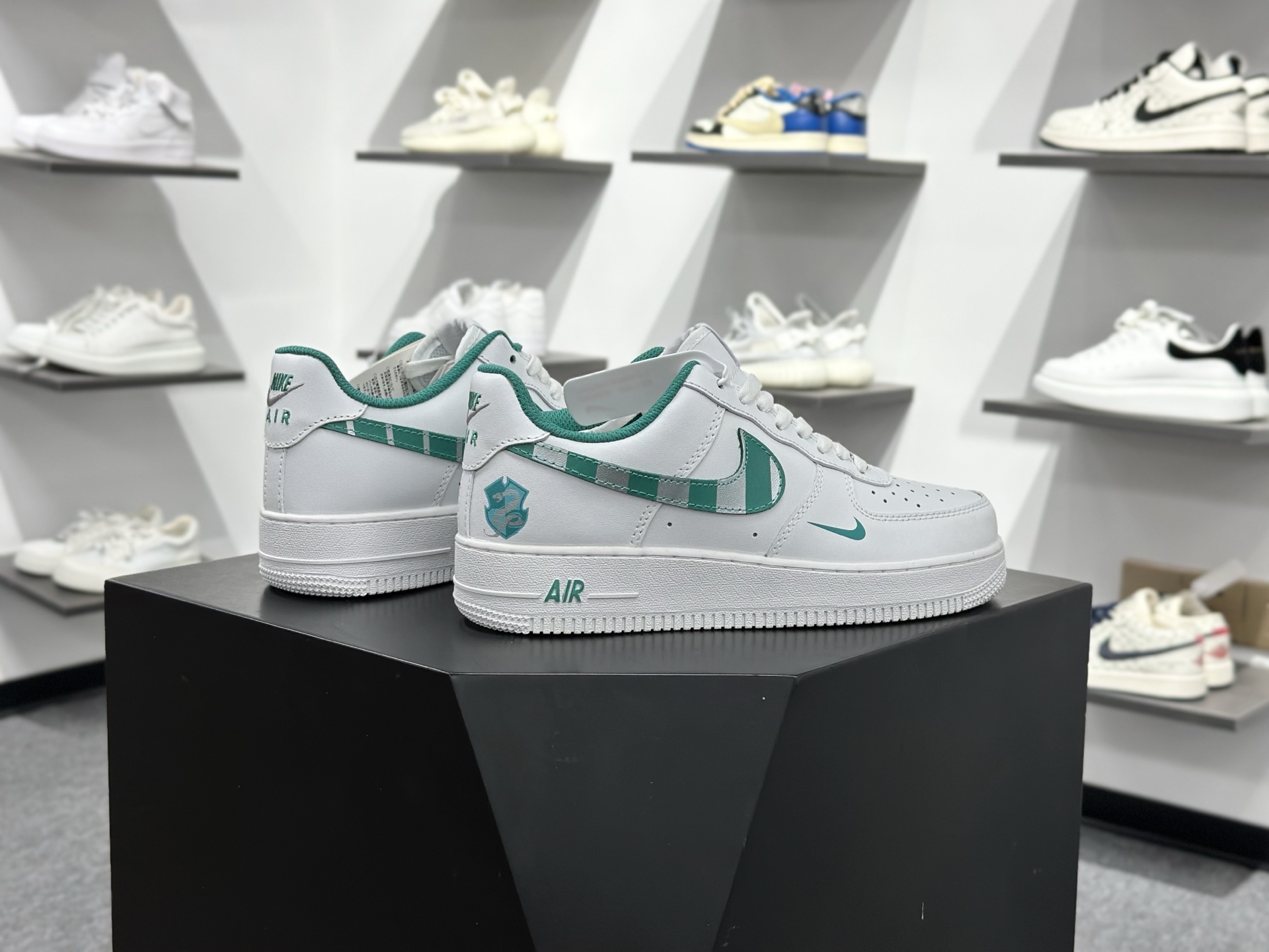 NIke Air Force 1 '07 Low “十二生肖”空军一号 低帮 运动鞋 休闲鞋 CW2288-111-Top High Quatity Cheap Sneakers Fashion Clothing Clothes Bags handbags Shoes of all Brand wholesale With The best Quality And Beautiful Price from China Factory Chinese suppliers wholesaler seller NIke Air Force 1 '07 Low “十二生肖”空军一号 低帮 运动鞋 休闲鞋 CW2288-111
