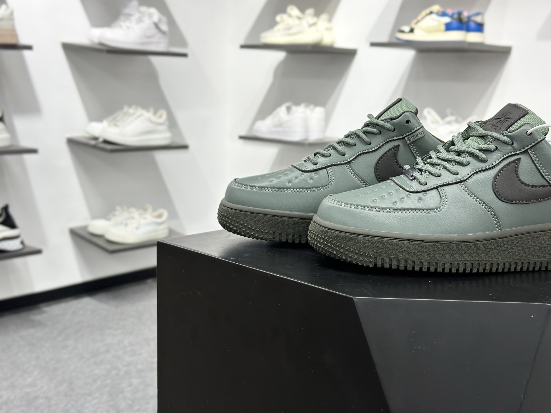 Nike AIR FORCE 1 GTX VIBRAM HV5953-300-Top High Quatity Cheap Sneakers Fashion Clothing Clothes Bags handbags Shoes of all Brand wholesale With The best Quality And Beautiful Price from China Factory Chinese suppliers wholesaler seller Nike AIR FORCE 1 GTX VIBRAM HV5953-300