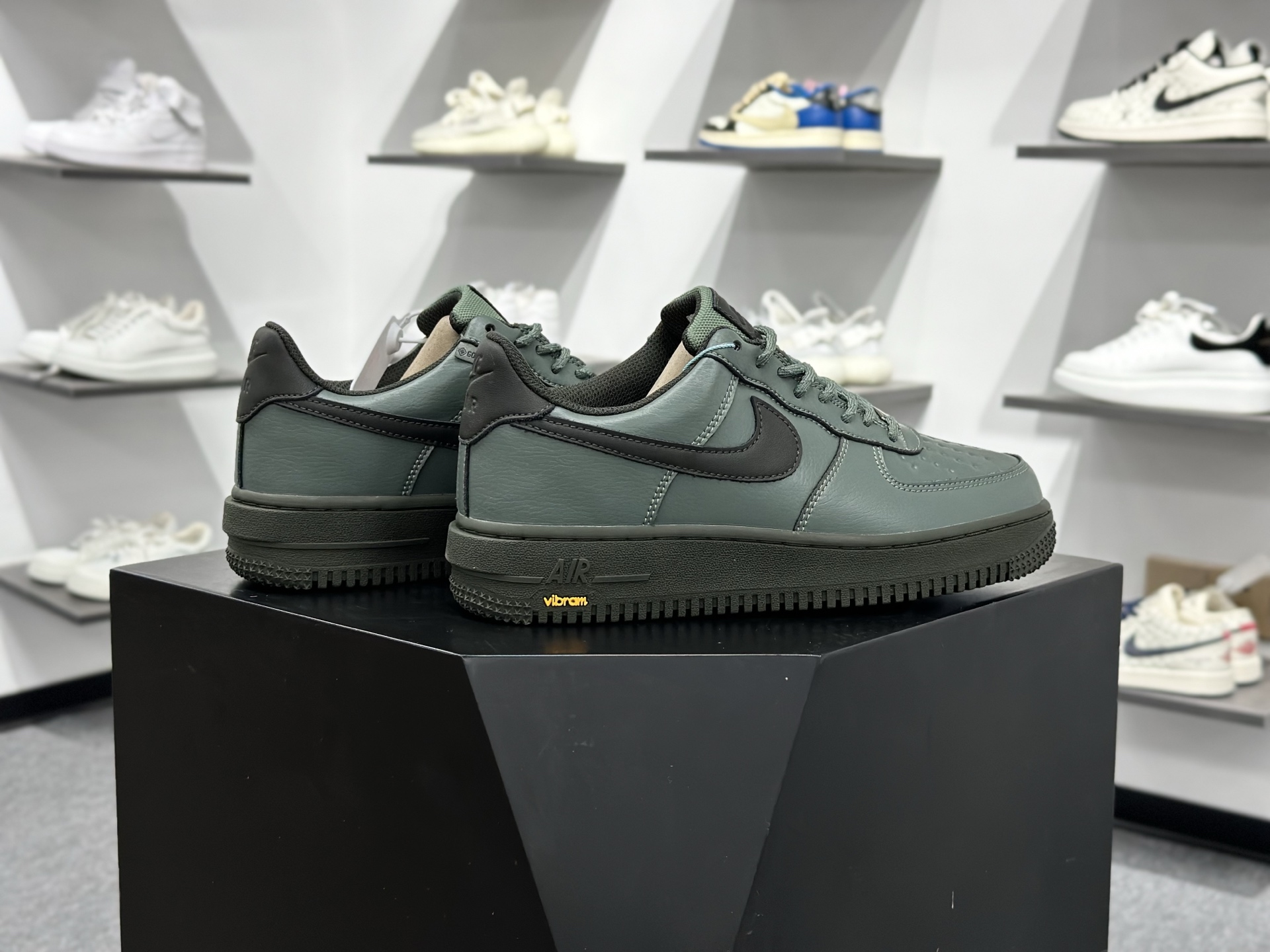 Nike AIR FORCE 1 GTX VIBRAM HV5953-300-Top High Quatity Cheap Sneakers Fashion Clothing Clothes Bags handbags Shoes of all Brand wholesale With The best Quality And Beautiful Price from China Factory Chinese suppliers wholesaler seller Nike AIR FORCE 1 GTX VIBRAM HV5953-300