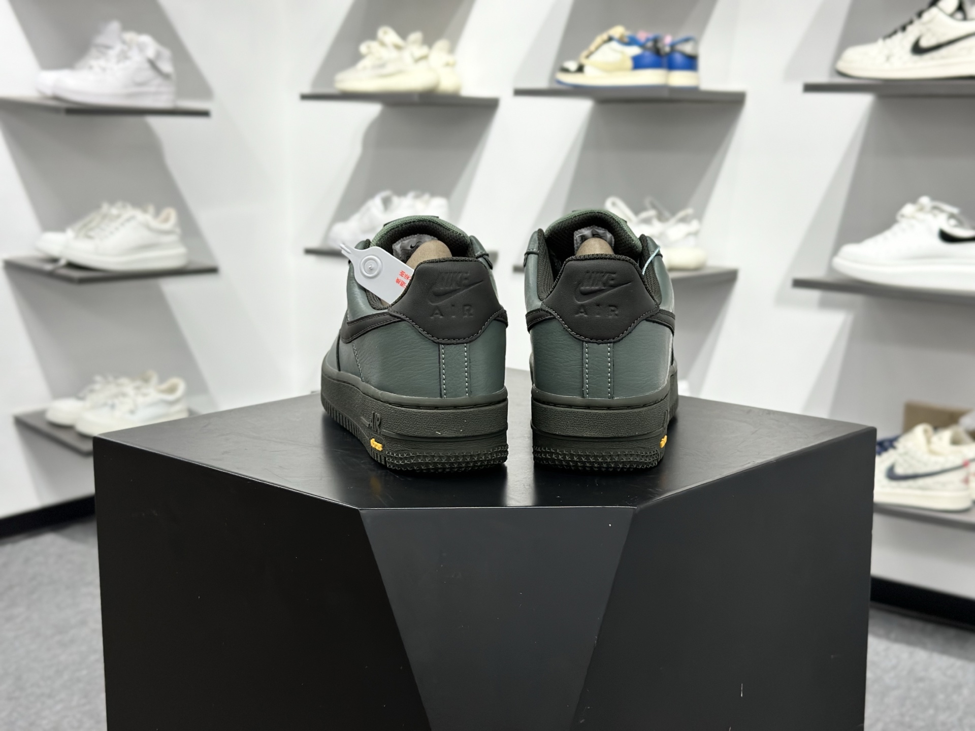 Nike AIR FORCE 1 GTX VIBRAM HV5953-300-Top High Quatity Cheap Sneakers Fashion Clothing Clothes Bags handbags Shoes of all Brand wholesale With The best Quality And Beautiful Price from China Factory Chinese suppliers wholesaler seller Nike AIR FORCE 1 GTX VIBRAM HV5953-300