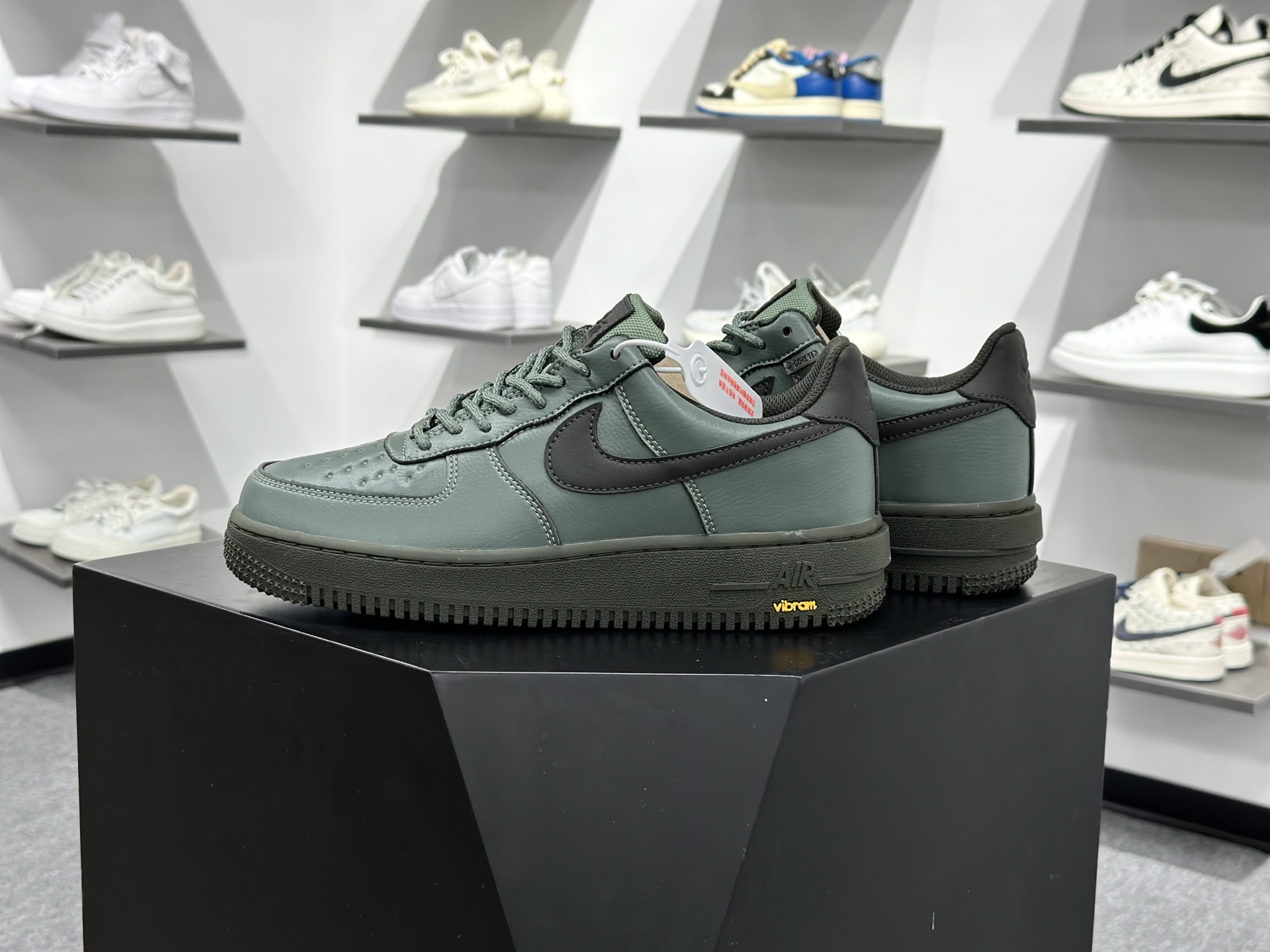 Nike AIR FORCE 1 GTX VIBRAM HV5953-300-Top High Quatity Cheap Sneakers Fashion Clothing Clothes Bags handbags Shoes of all Brand wholesale With The best Quality And Beautiful Price from China Factory Chinese suppliers wholesaler seller Nike AIR FORCE 1 GTX VIBRAM HV5953-300