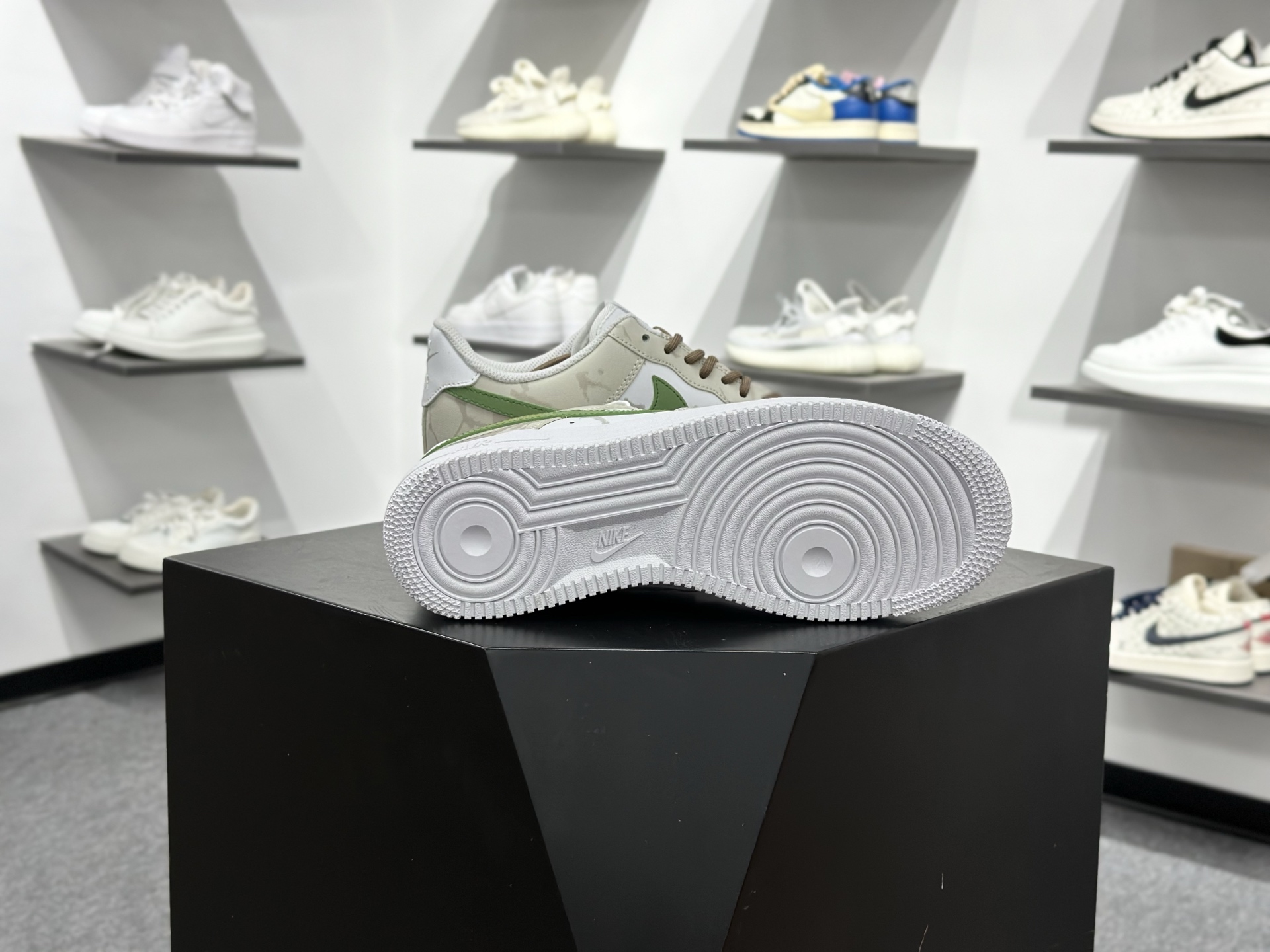 NIKE AIR FORCE 1‘07 LV8 ZH0316-130-Top High Quatity Cheap Sneakers Fashion Clothing Clothes Bags handbags Shoes of all Brand wholesale With The best Quality And Beautiful Price from China Factory Chinese suppliers wholesaler seller NIKE AIR FORCE 1‘07 LV8 ZH0316-130