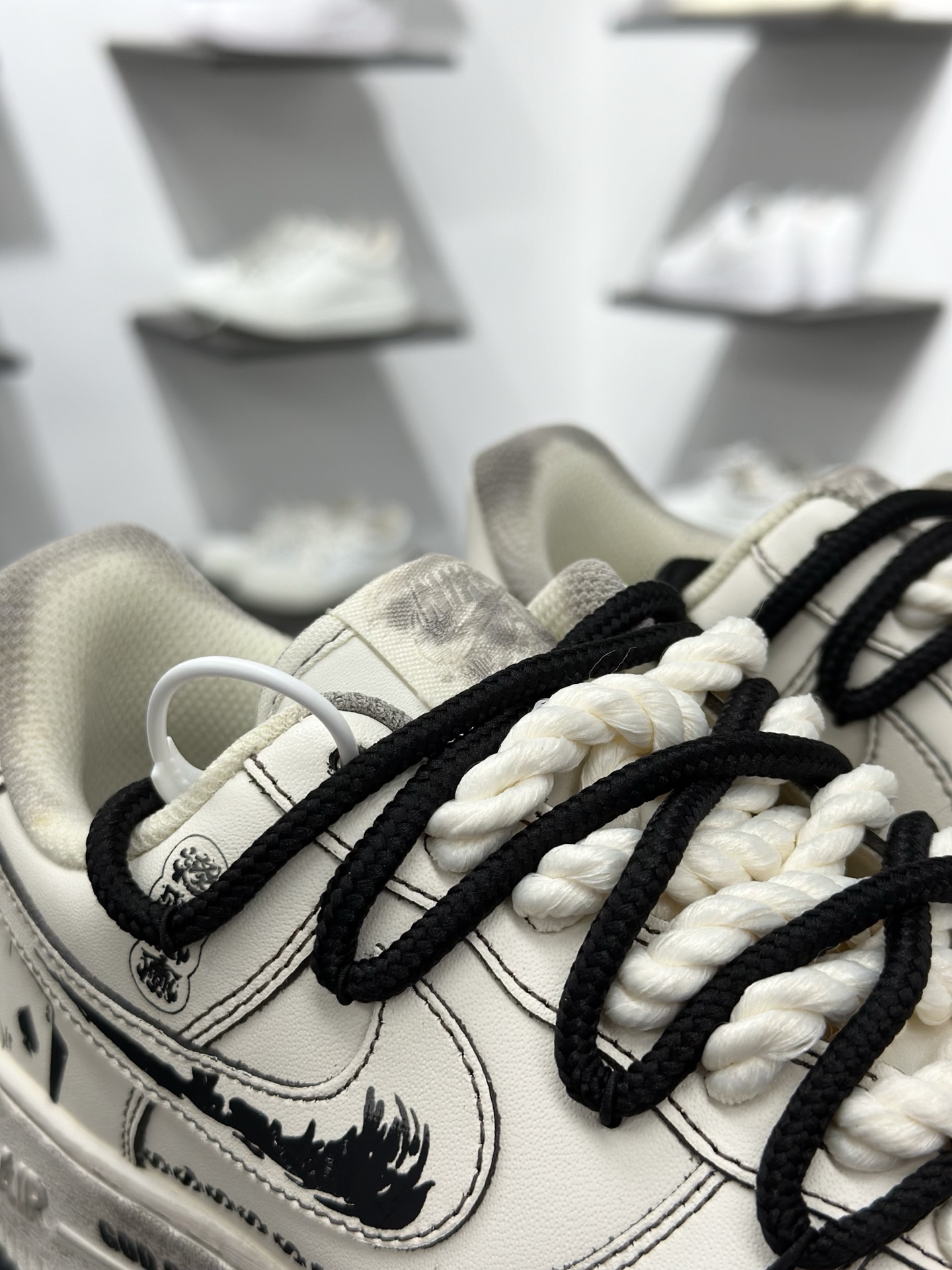 Nike Air Force 1 经典复古 双鞋带解构 简约百搭 耐磨 低帮板鞋 黑白这双黑白配色的运动鞋-Top High Quatity Cheap Sneakers Fashion Clothing Clothes Bags handbags Shoes of all Brand wholesale With The best Quality And Beautiful Price from China Factory Chinese suppliers wholesaler seller Nike Air Force 1 经典复古 双鞋带解构 简约百搭 耐磨 低帮板鞋 黑白这双黑白配色的运动鞋