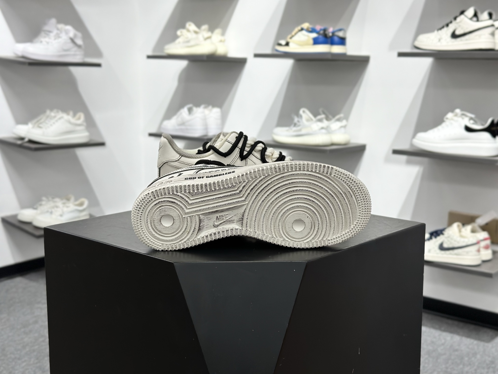 Nike Air Force 1 经典复古 双鞋带解构 简约百搭 耐磨 低帮板鞋 黑白这双黑白配色的运动鞋-Top High Quatity Cheap Sneakers Fashion Clothing Clothes Bags handbags Shoes of all Brand wholesale With The best Quality And Beautiful Price from China Factory Chinese suppliers wholesaler seller Nike Air Force 1 经典复古 双鞋带解构 简约百搭 耐磨 低帮板鞋 黑白这双黑白配色的运动鞋