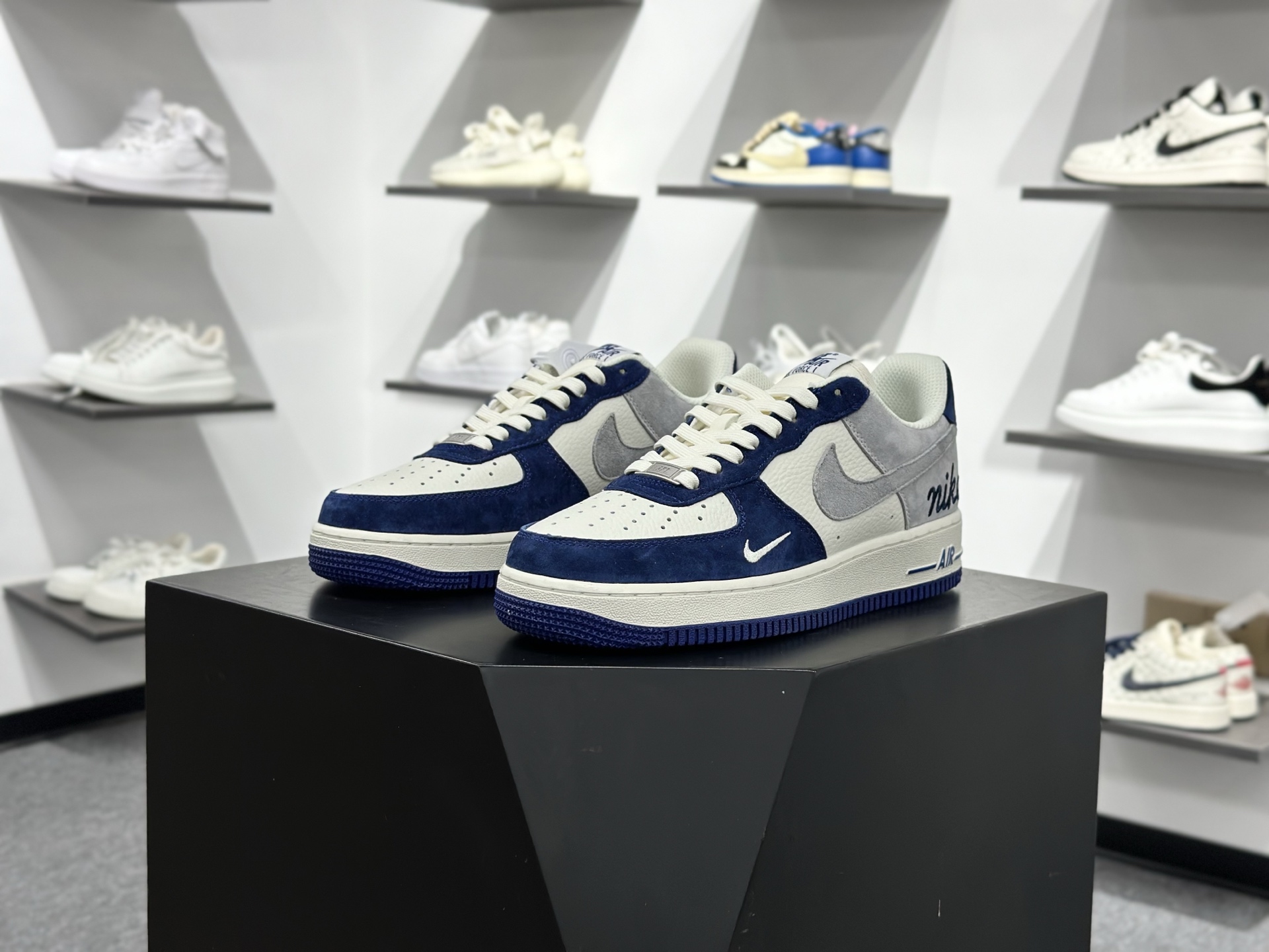 Nike Air Force1 07 low 定制空军 HM3703-161 Nike Air Force1 07 low 定制空军 HM3703-161