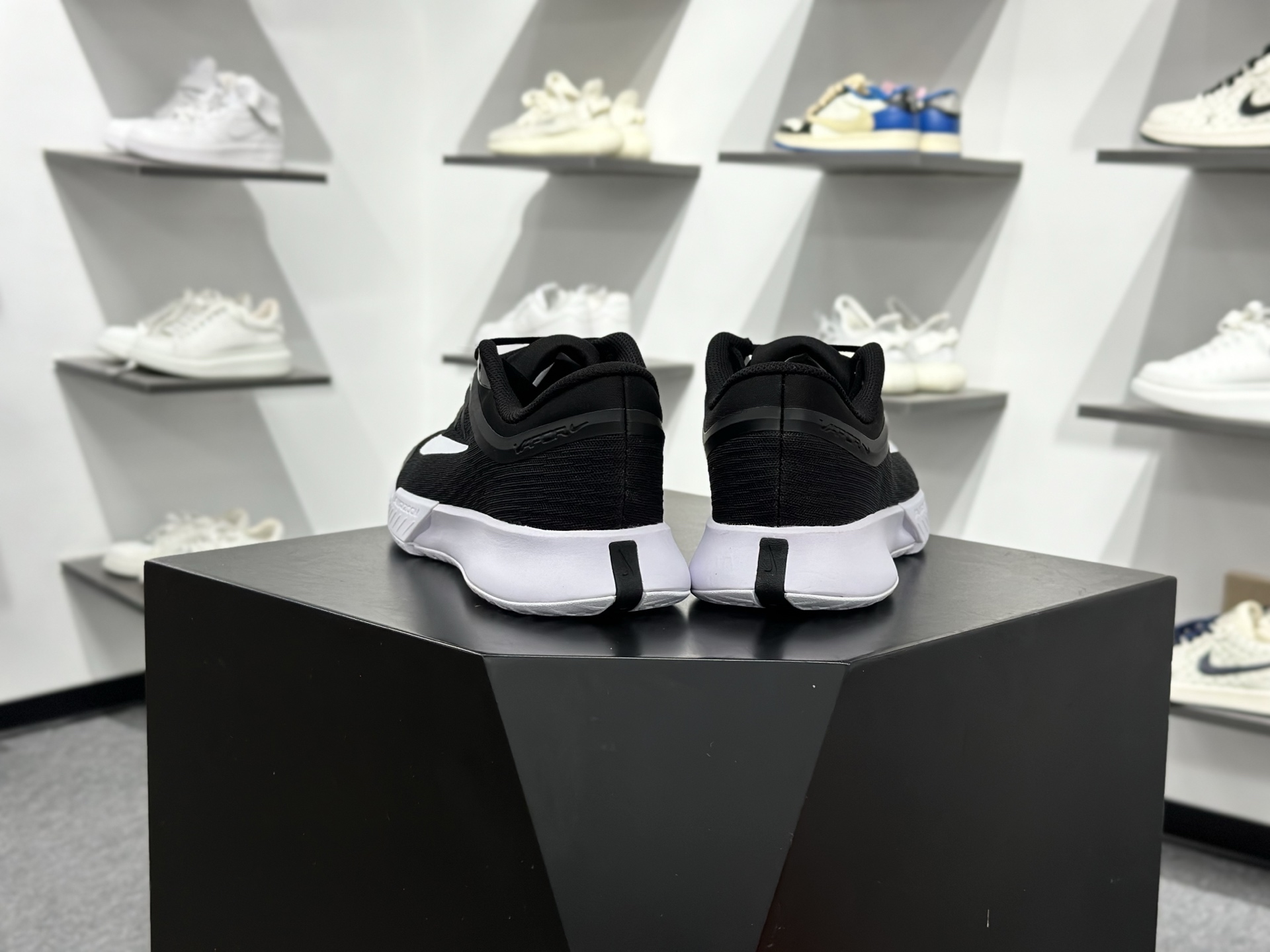 Nike Vapor Pro 3 减震防滑透气 低帮网球鞋 中底泡棉记忆回弹 鞋身独特排水槽设计 FZ2161-002-莆田鞋,莆田鞋货源,高仿鞋,高仿鞋货源,安福档口,莆田高仿鞋,莆田鞋批发,高仿鞋批发,莆田高仿运动鞋,高仿运动鞋,莆田运动鞋 Nike Vapor Pro 3 减震防滑透气 低帮网球鞋 中底泡棉记忆回弹 鞋身独特排水槽设计 FZ2161-002