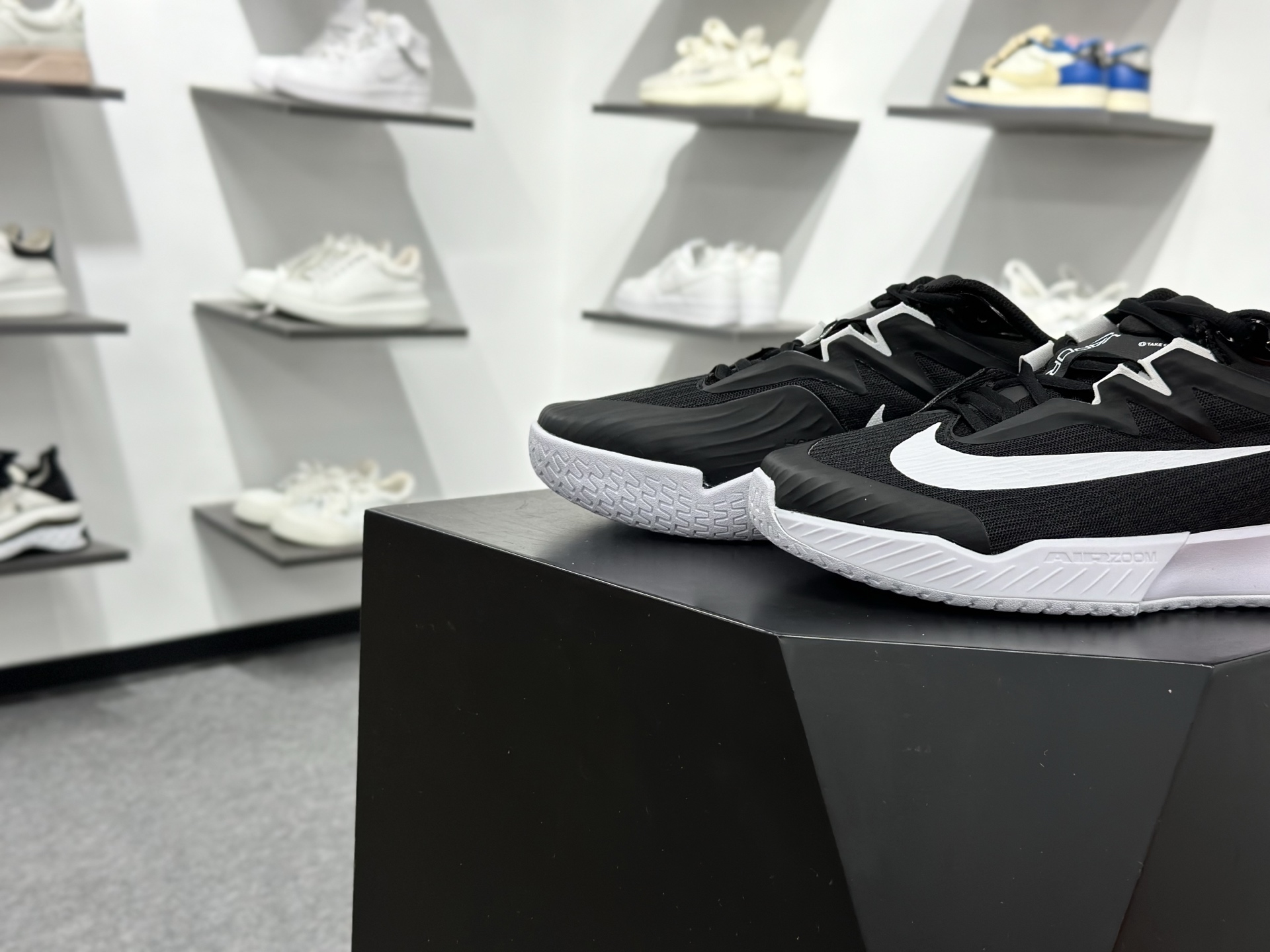 Nike Vapor Pro 3 减震防滑透气 低帮网球鞋 中底泡棉记忆回弹 鞋身独特排水槽设计 FZ2161-002-莆田鞋,莆田鞋货源,高仿鞋,高仿鞋货源,安福档口,莆田高仿鞋,莆田鞋批发,高仿鞋批发,莆田高仿运动鞋,高仿运动鞋,莆田运动鞋 Nike Vapor Pro 3 减震防滑透气 低帮网球鞋 中底泡棉记忆回弹 鞋身独特排水槽设计 FZ2161-002