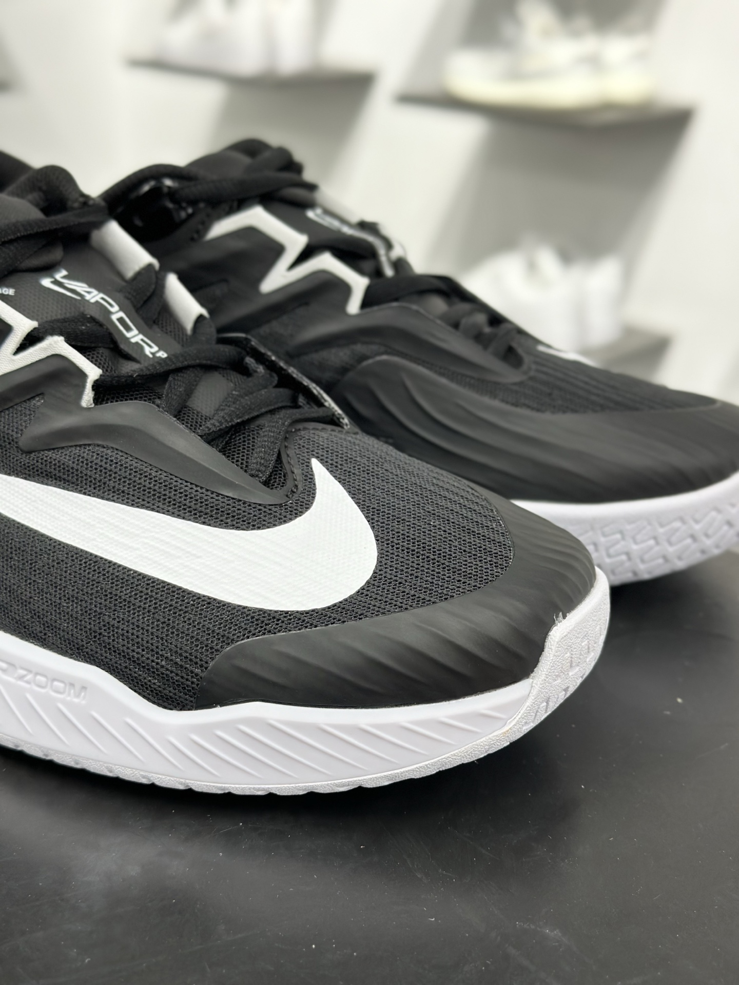 Nike Vapor Pro 3 减震防滑透气 低帮网球鞋 中底泡棉记忆回弹 鞋身独特排水槽设计 FZ2161-002-莆田鞋,莆田鞋货源,高仿鞋,高仿鞋货源,安福档口,莆田高仿鞋,莆田鞋批发,高仿鞋批发,莆田高仿运动鞋,高仿运动鞋,莆田运动鞋 Nike Vapor Pro 3 减震防滑透气 低帮网球鞋 中底泡棉记忆回弹 鞋身独特排水槽设计 FZ2161-002