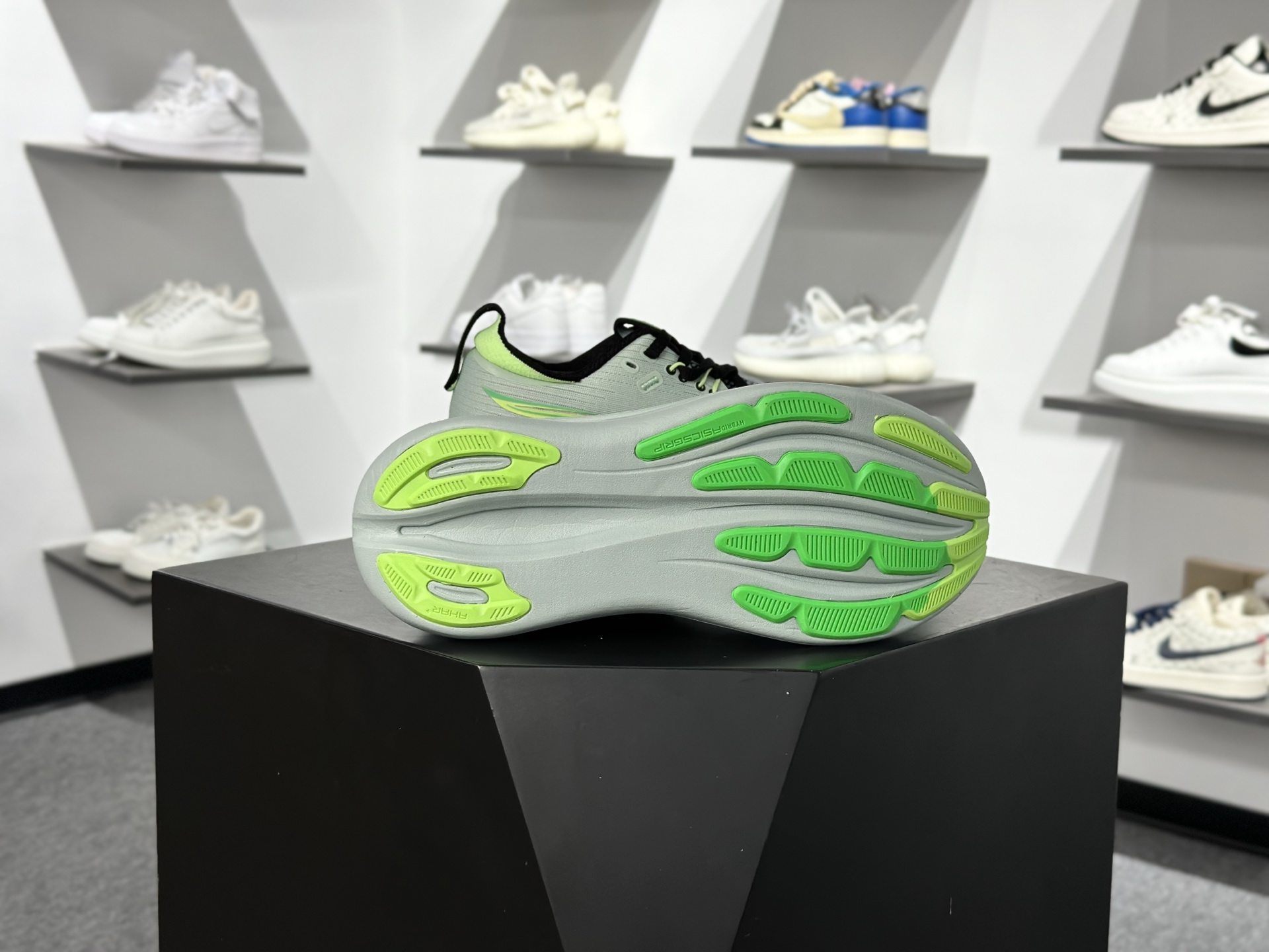 Asics GEL-Nimbus 28 亚瑟士缓震跑鞋 近年复古风潮的势头很旺-Top High Quatity Cheap Sneakers Fashion Clothing Clothes Bags handbags Shoes of all Brand wholesale With The best Quality And Beautiful Price from China Factory Chinese suppliers wholesaler seller Asics GEL-Nimbus 28 亚瑟士缓震跑鞋 近年复古风潮的势头很旺