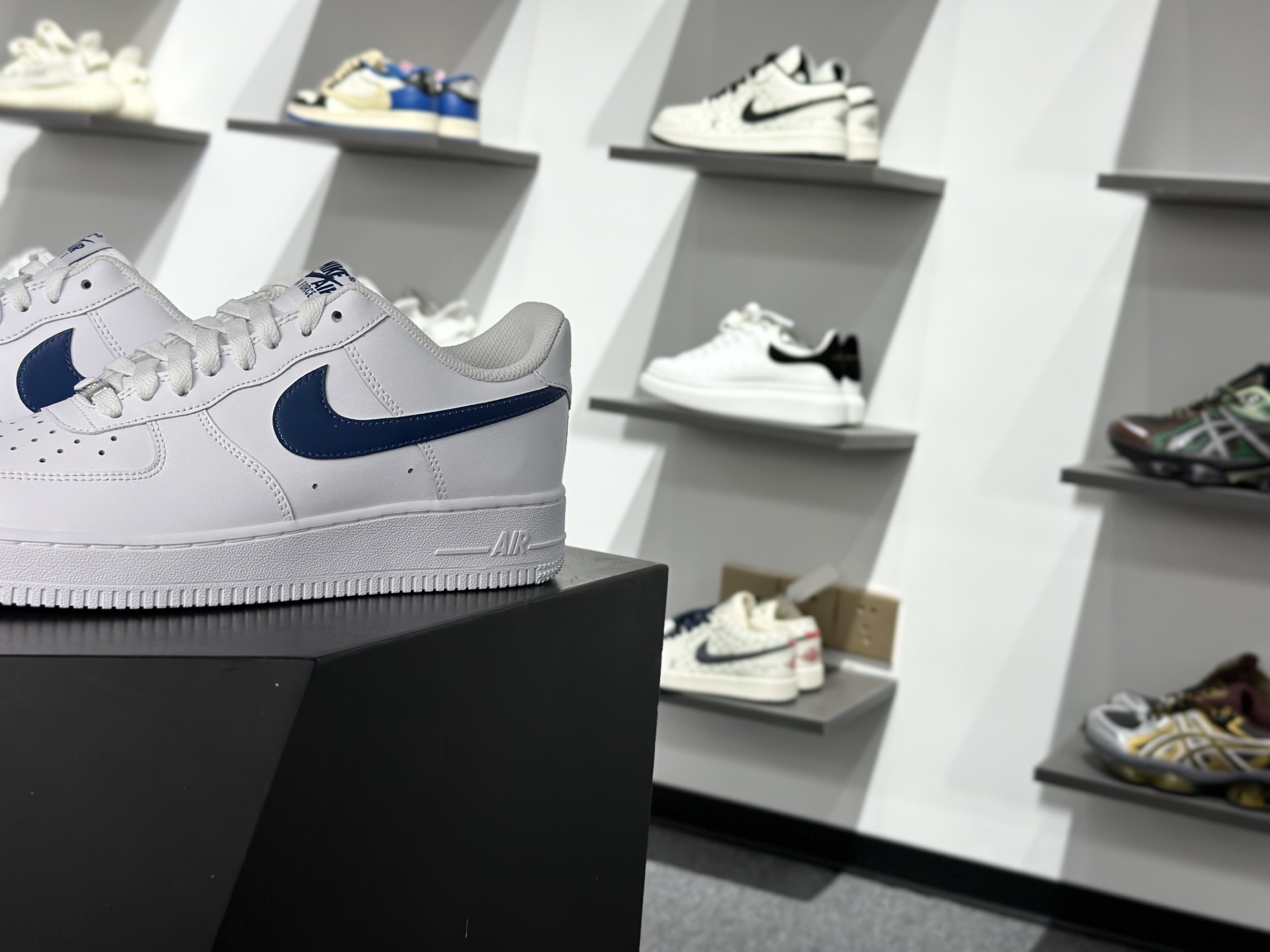 NIKE AIR FORCE 1‘07 FJ4146-123-Top High Quatity Cheap Sneakers Fashion Clothing Clothes Bags handbags Shoes of all Brand wholesale With The best Quality And Beautiful Price from China Factory Chinese suppliers wholesaler seller NIKE AIR FORCE 1‘07 FJ4146-123