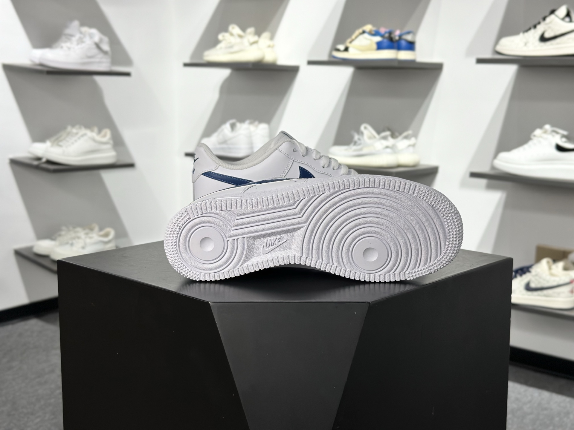 NIKE AIR FORCE 1‘07 FJ4146-123-Top High Quatity Cheap Sneakers Fashion Clothing Clothes Bags handbags Shoes of all Brand wholesale With The best Quality And Beautiful Price from China Factory Chinese suppliers wholesaler seller NIKE AIR FORCE 1‘07 FJ4146-123