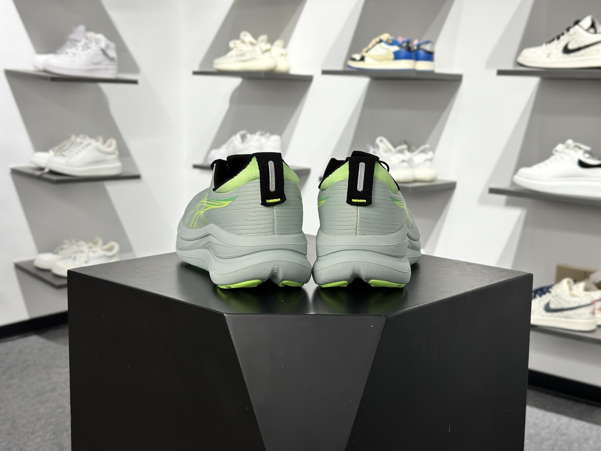 Asics GEL-Nimbus 28 亚瑟士缓震跑鞋 近年复古风潮的势头很旺-Top High Quatity Cheap Sneakers Fashion Clothing Clothes Bags handbags Shoes of all Brand wholesale With The best Quality And Beautiful Price from China Factory Chinese suppliers wholesaler seller Asics GEL-Nimbus 28 亚瑟士缓震跑鞋 近年复古风潮的势头很旺