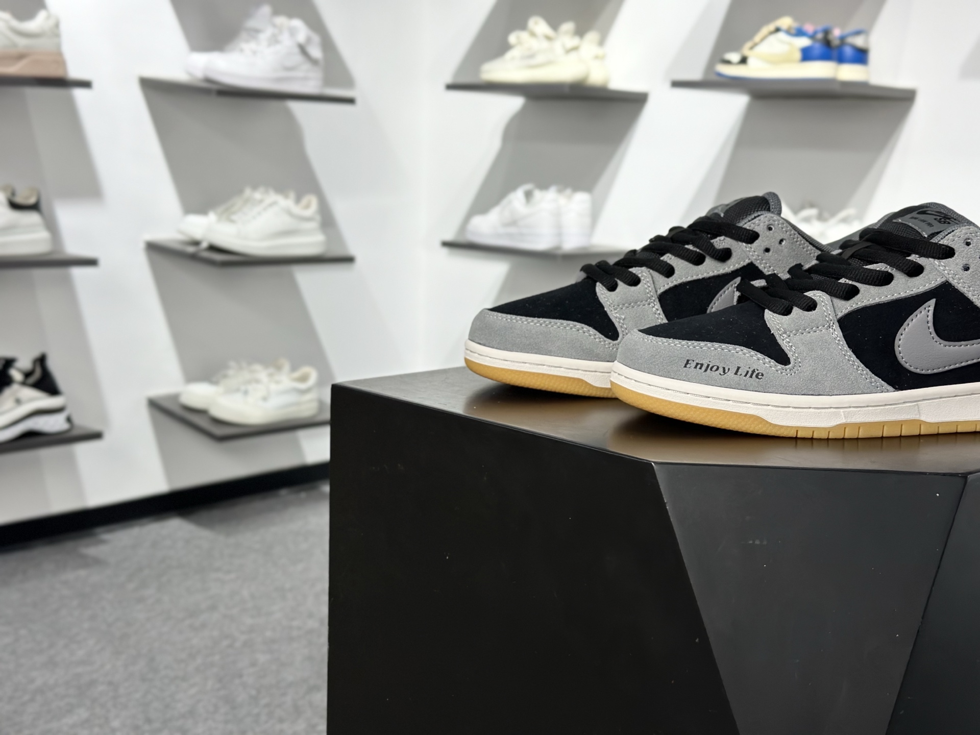 Nike Dunk SB “DARK SMOKE GREY” 影子灰 雾霾 灰黑 HF3063-001