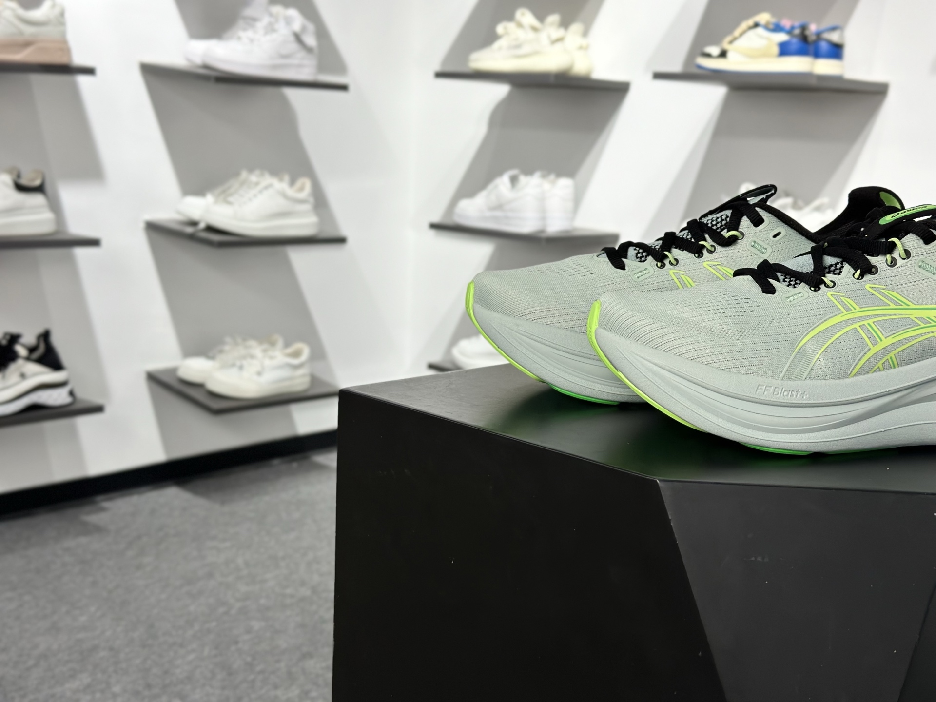 Asics GEL-Nimbus 28 亚瑟士缓震跑鞋 近年复古风潮的势头很旺-Top High Quatity Cheap Sneakers Fashion Clothing Clothes Bags handbags Shoes of all Brand wholesale With The best Quality And Beautiful Price from China Factory Chinese suppliers wholesaler seller Asics GEL-Nimbus 28 亚瑟士缓震跑鞋 近年复古风潮的势头很旺
