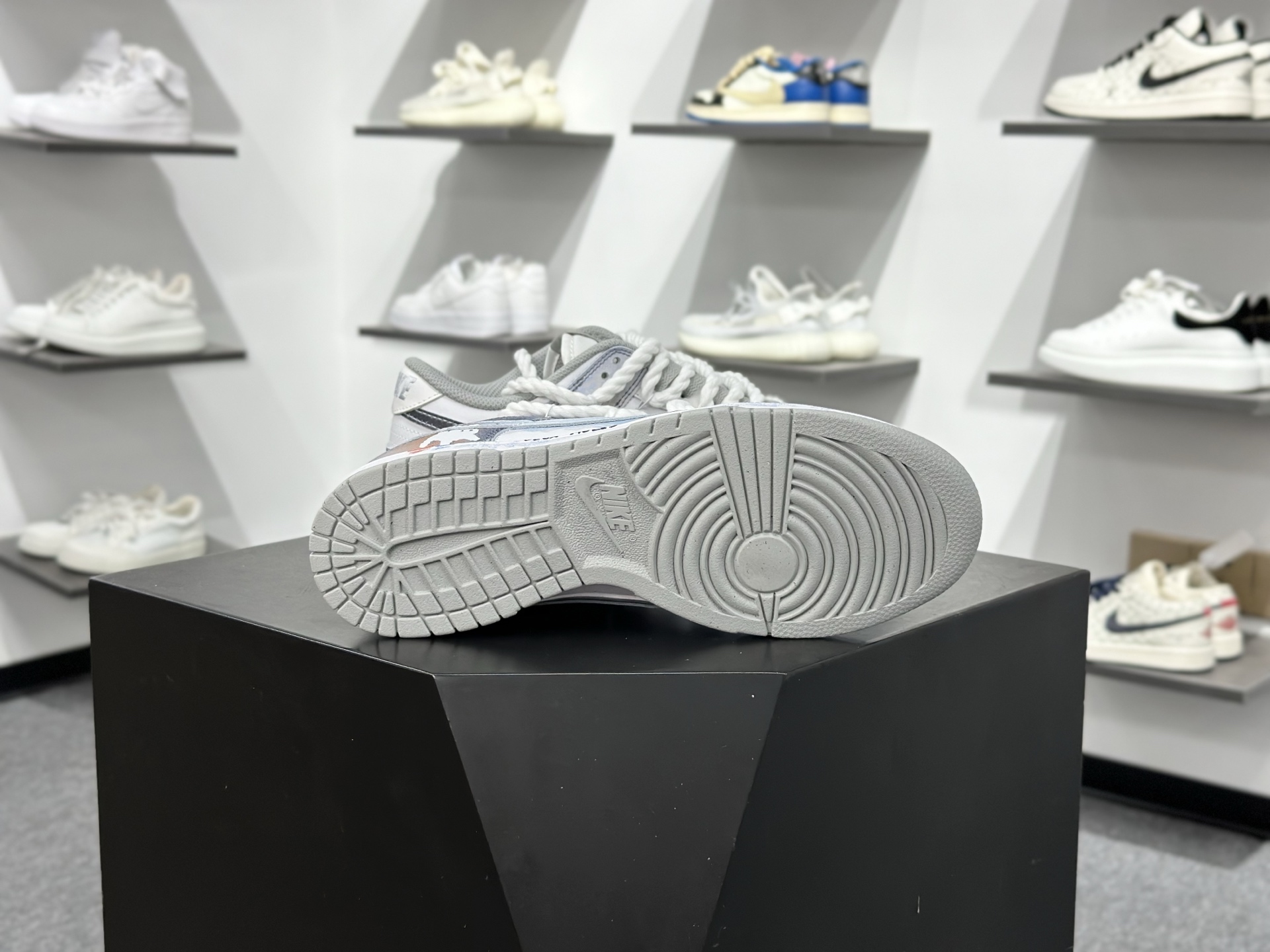 Nike SB Dunk Low 梦幻星空 绑带 低帮休闲板鞋 DD1391-103-Top High Quatity Cheap Sneakers Fashion Clothing Clothes Bags handbags Shoes of all Brand wholesale With The best Quality And Beautiful Price from China Factory Chinese suppliers wholesaler seller Nike SB Dunk Low 梦幻星空 绑带 低帮休闲板鞋 DD1391-103