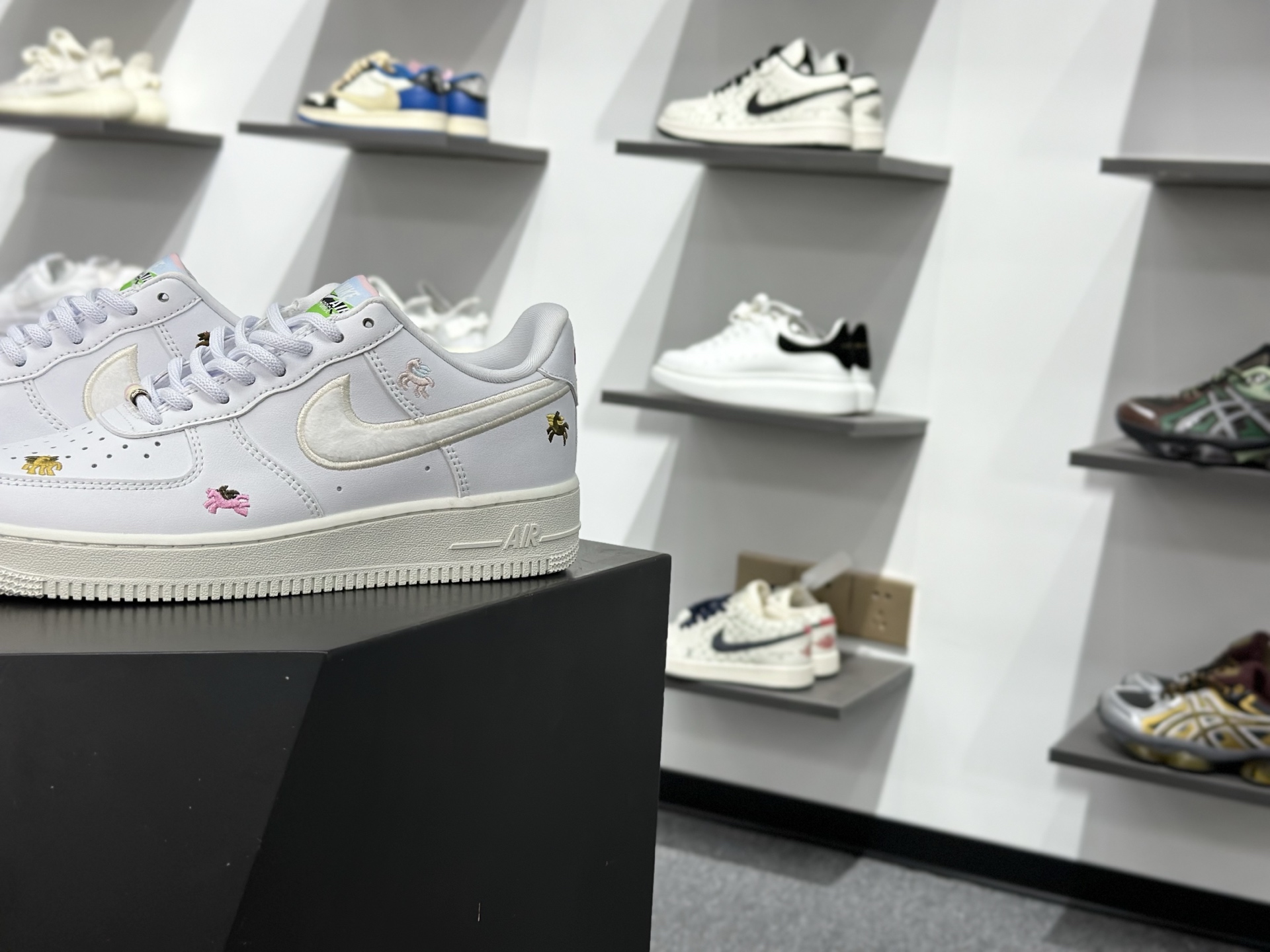 NIKE AIR FORCE 1‘07 定制款 IQ1143-100-Top High Quatity Cheap Sneakers Fashion Clothing Clothes Bags handbags Shoes of all Brand wholesale With The best Quality And Beautiful Price from China Factory Chinese suppliers wholesaler seller NIKE AIR FORCE 1‘07 定制款 IQ1143-100