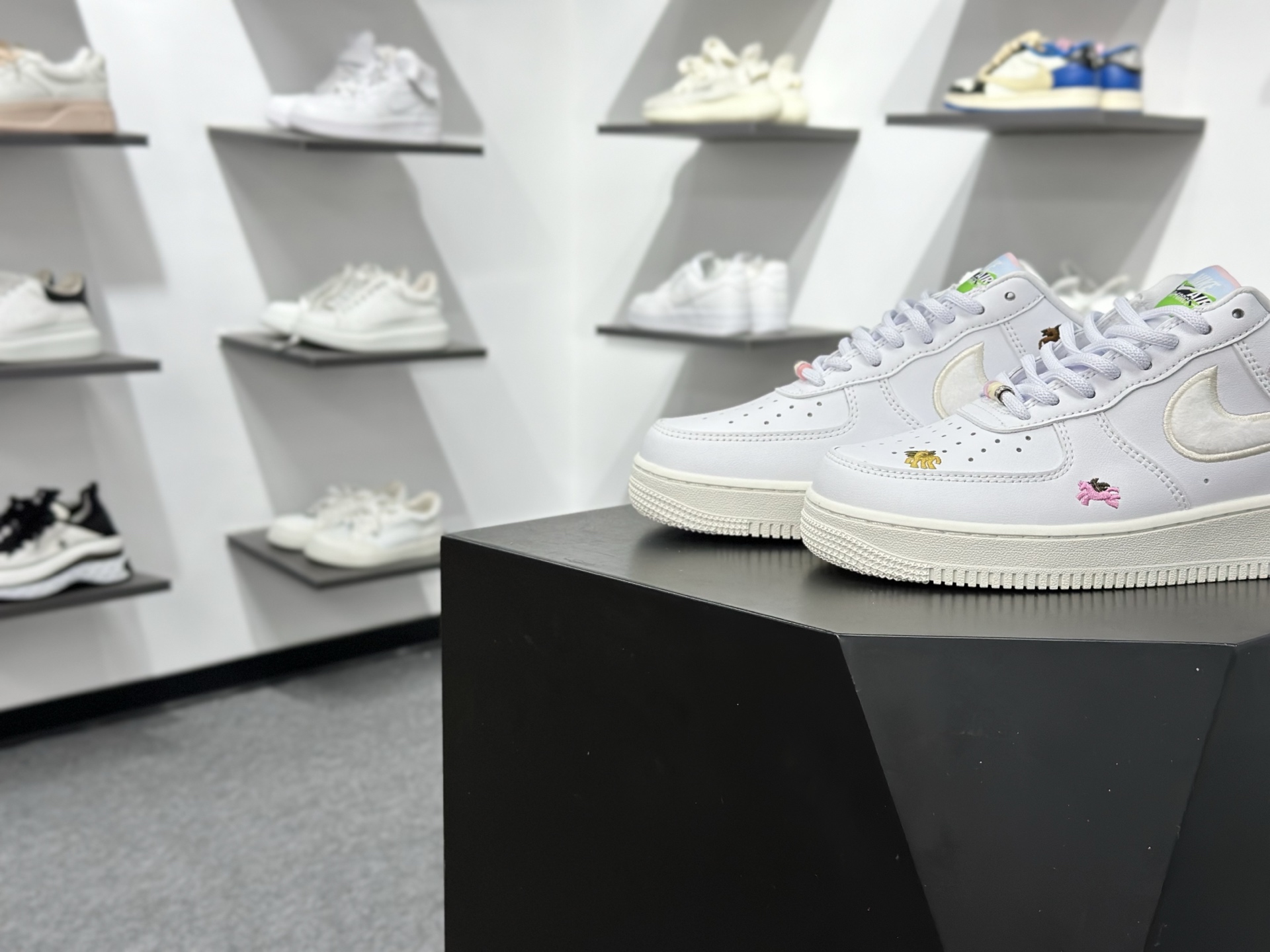 NIKE AIR FORCE 1‘07 定制款 IQ1143-100-Top High Quatity Cheap Sneakers Fashion Clothing Clothes Bags handbags Shoes of all Brand wholesale With The best Quality And Beautiful Price from China Factory Chinese suppliers wholesaler seller NIKE AIR FORCE 1‘07 定制款 IQ1143-100