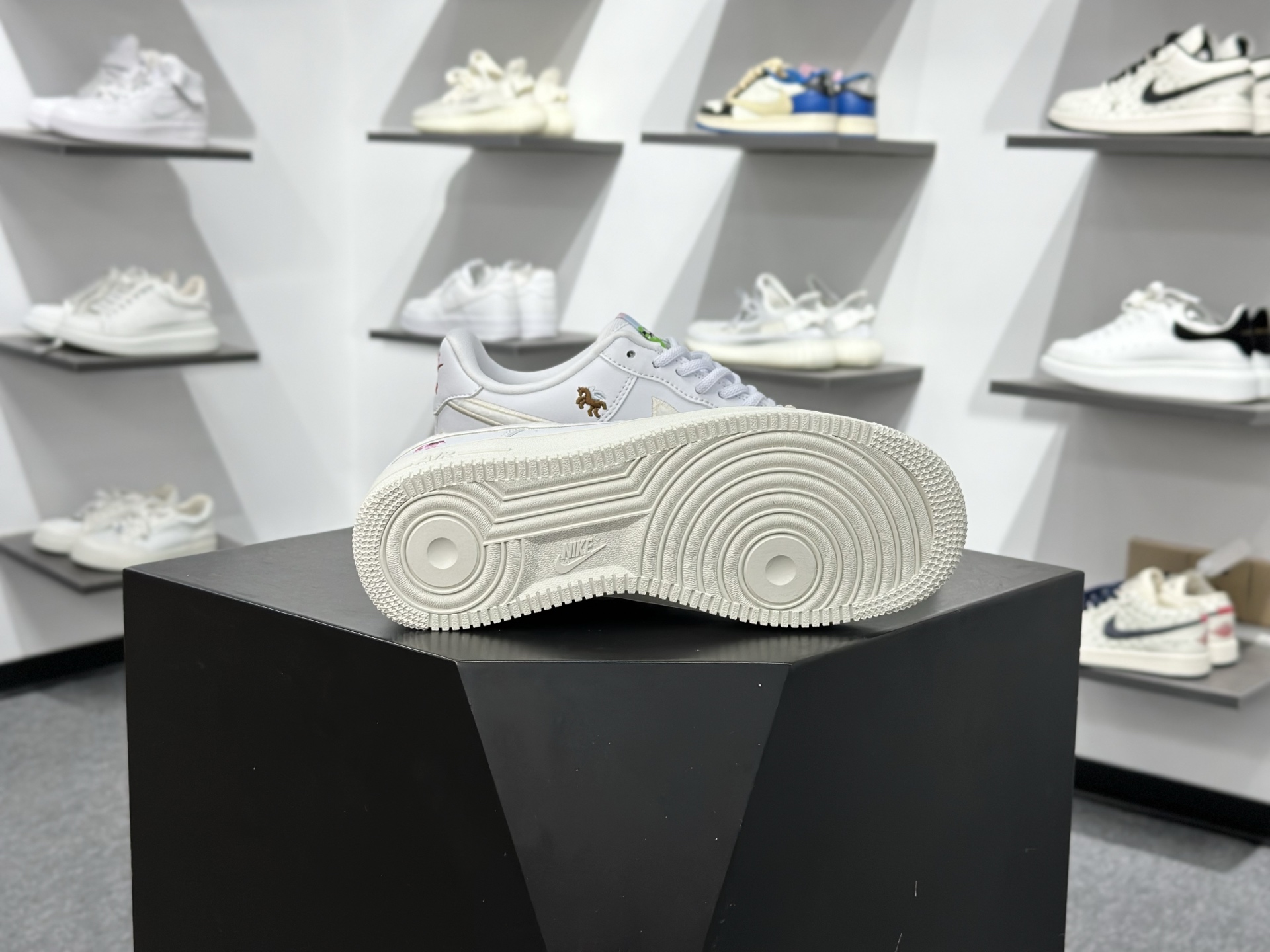 NIKE AIR FORCE 1‘07 定制款 IQ1143-100-Top High Quatity Cheap Sneakers Fashion Clothing Clothes Bags handbags Shoes of all Brand wholesale With The best Quality And Beautiful Price from China Factory Chinese suppliers wholesaler seller NIKE AIR FORCE 1‘07 定制款 IQ1143-100