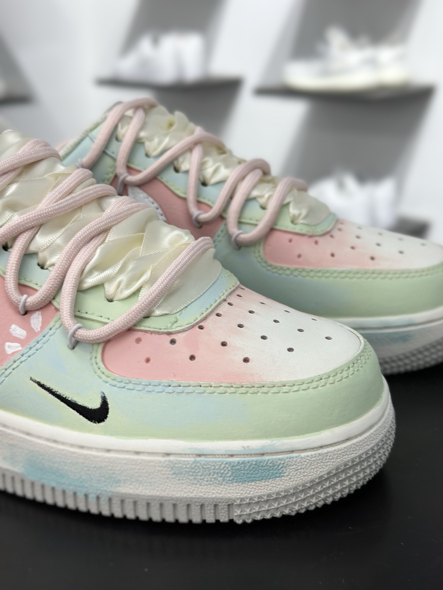 Nike Air Force 1 Low 手绘涂鸦 粉樱薄荷 FB1839-818-莆田鞋,莆田鞋货源,高仿鞋,高仿鞋货源,安福档口,莆田高仿鞋,莆田鞋批发,高仿鞋批发,莆田高仿运动鞋,高仿运动鞋,莆田运动鞋 Nike Air Force 1 Low 手绘涂鸦 粉樱薄荷 FB1839-818