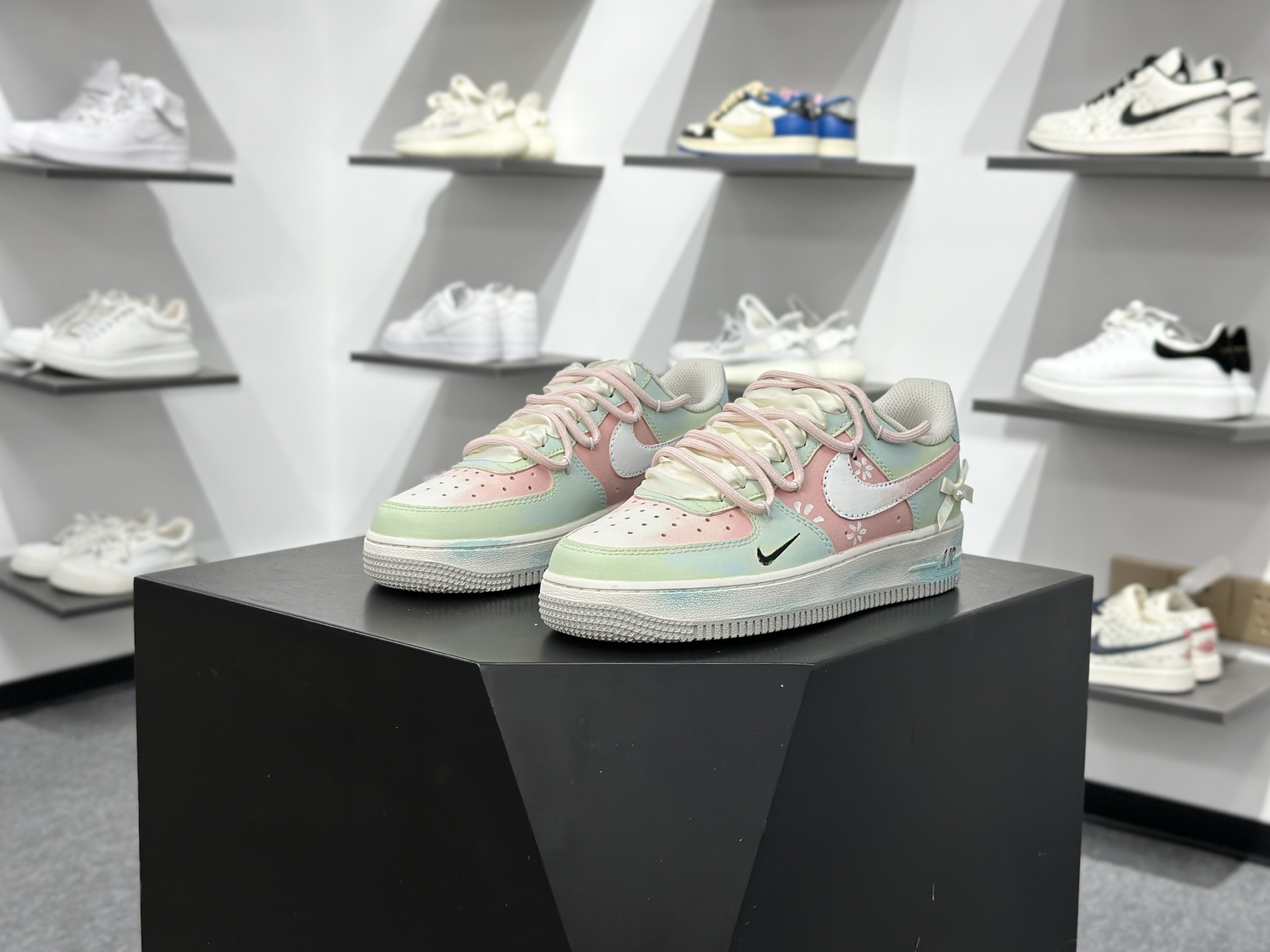 Nike Air Force 1 Low 手绘涂鸦 粉樱薄荷 FB1839-818 Nike Air Force 1 Low 手绘涂鸦 粉樱薄荷 FB1839-818