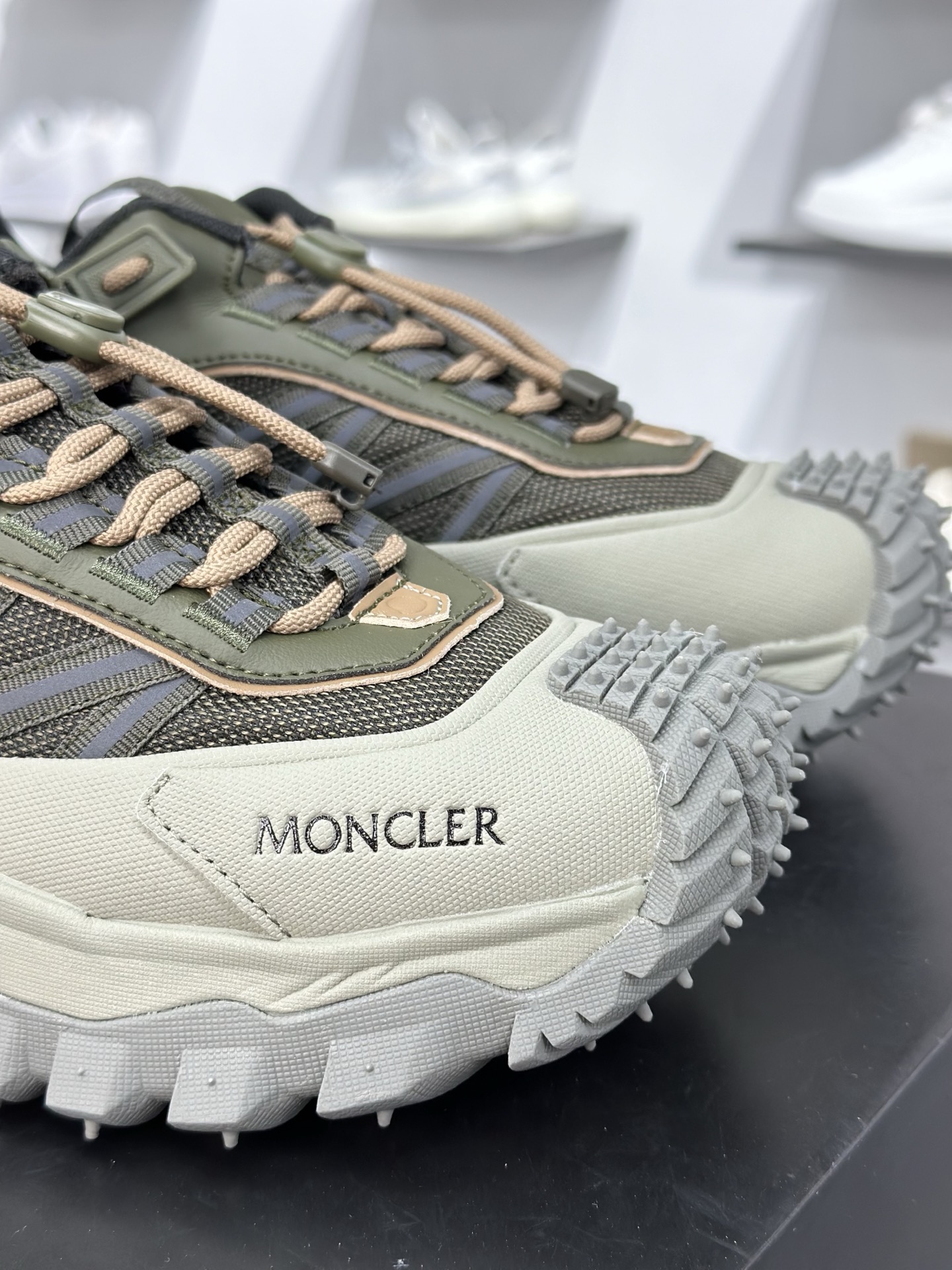 Moncler 蒙口 Trailgrip AMOEBA厚底系带耐磨低帮运动休闲鞋-Top High Quatity Cheap Sneakers Fashion Clothing Clothes Bags handbags Shoes of all Brand wholesale With The best Quality And Beautiful Price from China Factory Chinese suppliers wholesaler seller Moncler 蒙口 Trailgrip AMOEBA厚底系带耐磨低帮运动休闲鞋