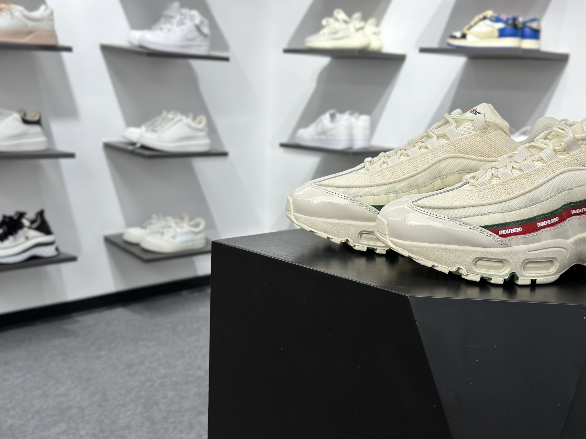 NIKE AIR MAX 95 耐克 气垫复古慢跑百搭鞋休闲运动鞋 IB4453-100-Top High Quatity Cheap Sneakers Fashion Clothing Clothes Bags handbags Shoes of all Brand wholesale With The best Quality And Beautiful Price from China Factory Chinese suppliers wholesaler seller NIKE AIR MAX 95 耐克 气垫复古慢跑百搭鞋休闲运动鞋 IB4453-100