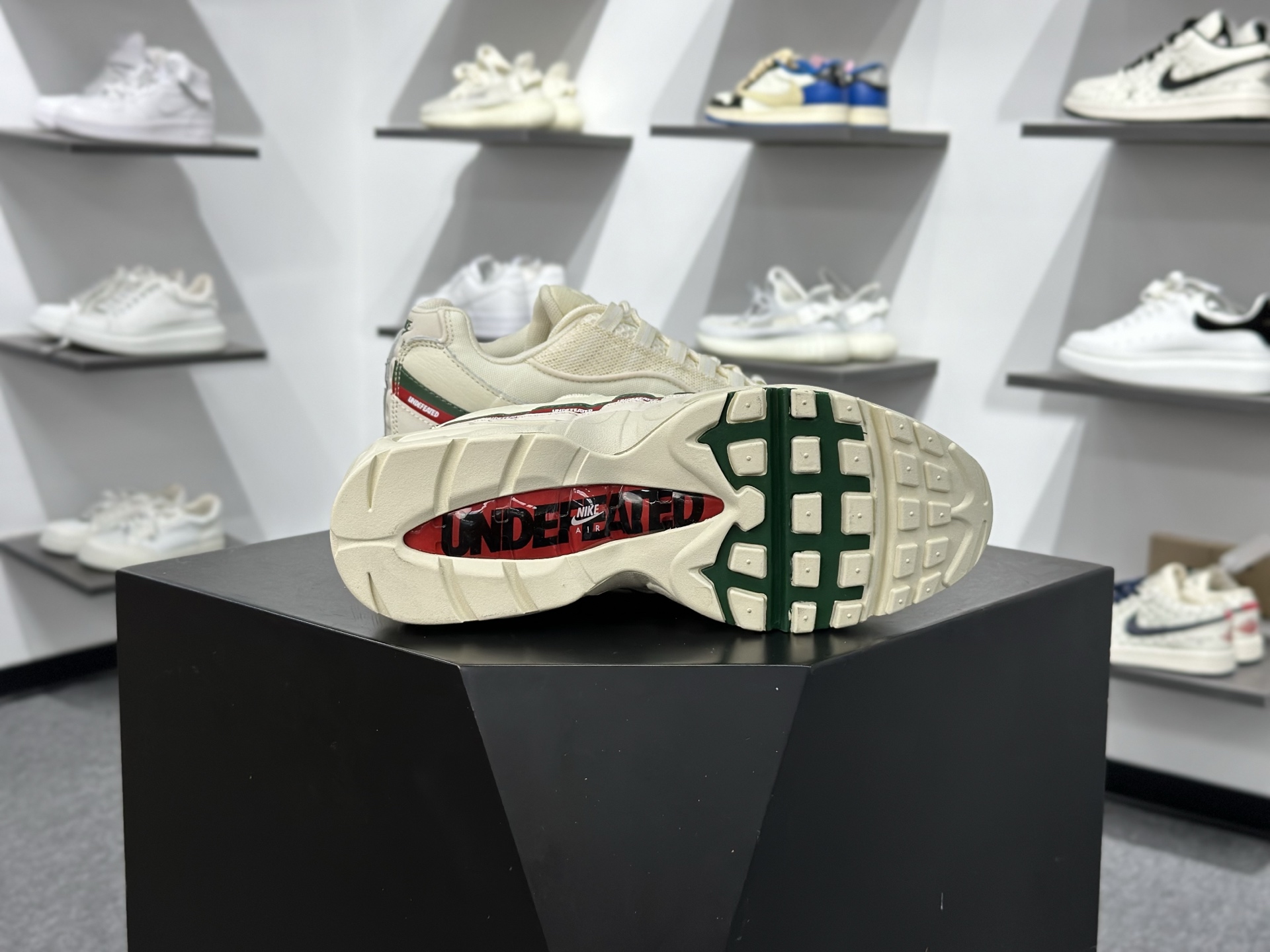 NIKE AIR MAX 95 耐克 气垫复古慢跑百搭鞋休闲运动鞋 IB4453-100-Top High Quatity Cheap Sneakers Fashion Clothing Clothes Bags handbags Shoes of all Brand wholesale With The best Quality And Beautiful Price from China Factory Chinese suppliers wholesaler seller NIKE AIR MAX 95 耐克 气垫复古慢跑百搭鞋休闲运动鞋 IB4453-100