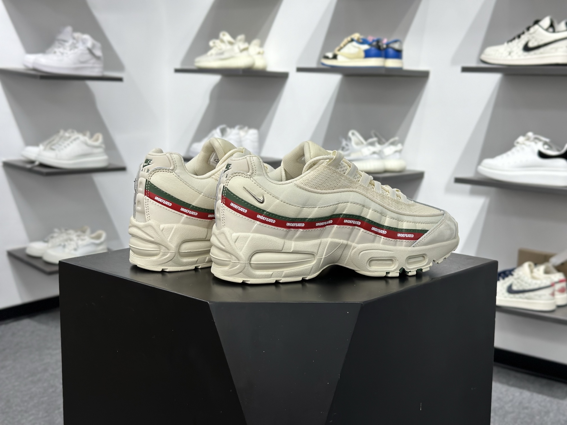 NIKE AIR MAX 95 耐克 气垫复古慢跑百搭鞋休闲运动鞋 IB4453-100-Top High Quatity Cheap Sneakers Fashion Clothing Clothes Bags handbags Shoes of all Brand wholesale With The best Quality And Beautiful Price from China Factory Chinese suppliers wholesaler seller NIKE AIR MAX 95 耐克 气垫复古慢跑百搭鞋休闲运动鞋 IB4453-100