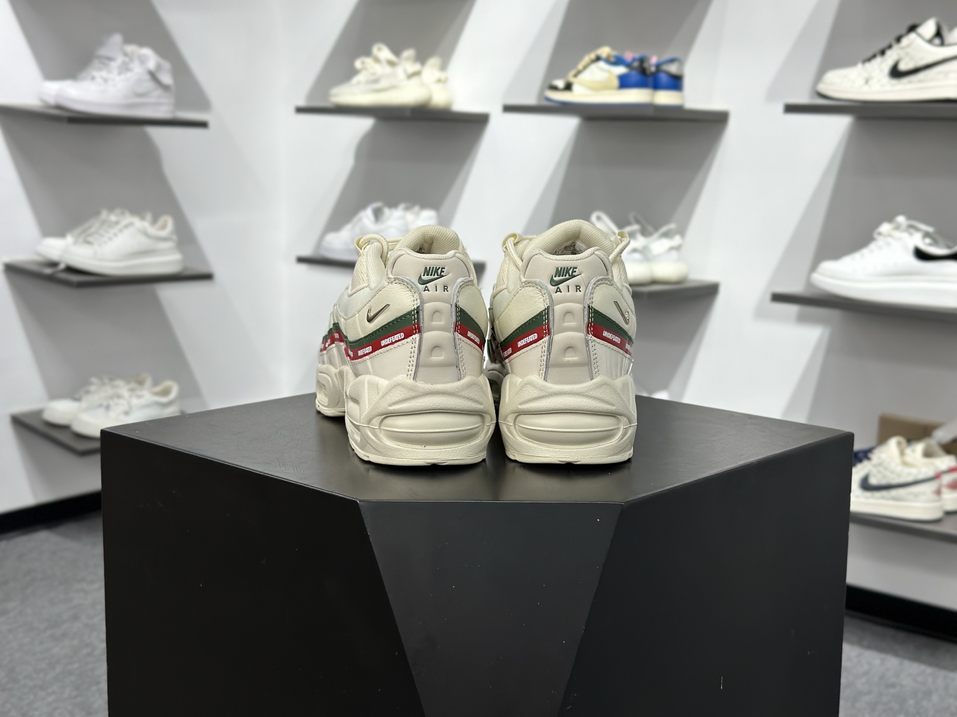 NIKE AIR MAX 95 耐克 气垫复古慢跑百搭鞋休闲运动鞋 IB4453-100-Top High Quatity Cheap Sneakers Fashion Clothing Clothes Bags handbags Shoes of all Brand wholesale With The best Quality And Beautiful Price from China Factory Chinese suppliers wholesaler seller NIKE AIR MAX 95 耐克 气垫复古慢跑百搭鞋休闲运动鞋 IB4453-100