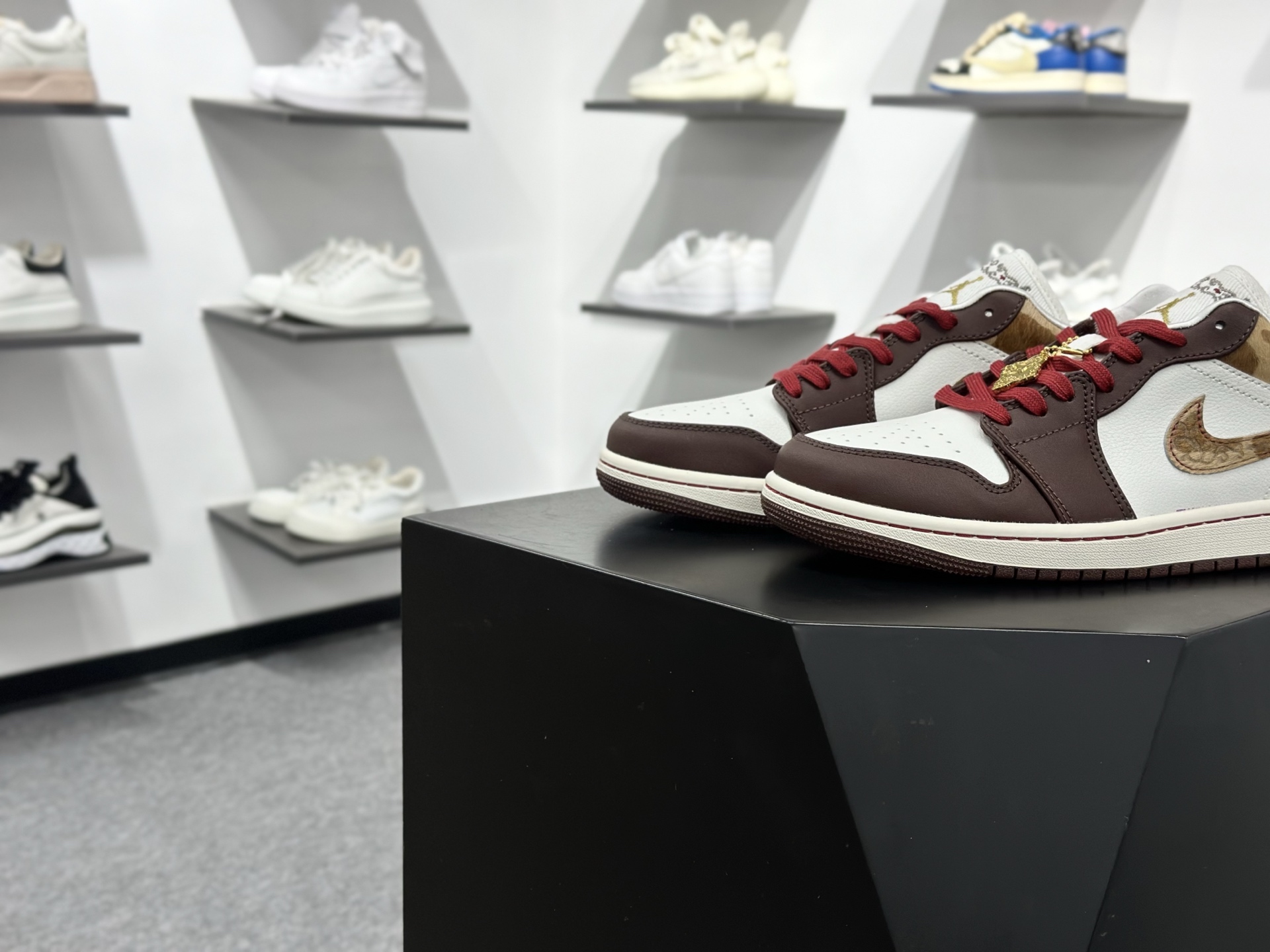 Air Jordan 1 Low ”N” 马年限定 AJ1乔1低帮 IQ5321-121