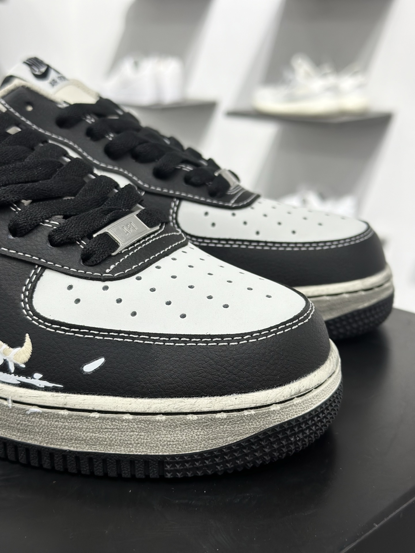 Nike Air Force 1 Low 07 黑白涂鸦小勾 DB3301-808