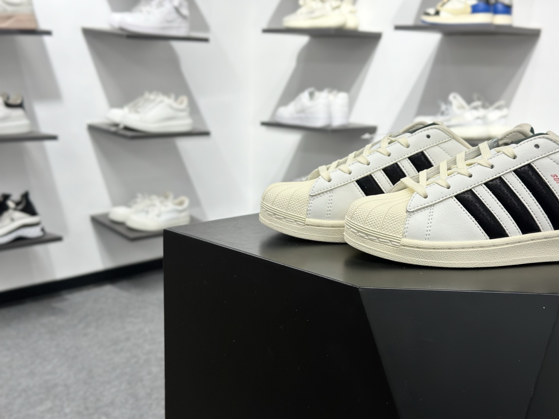 Adidas Originals Superstar 2025全新版本 贝壳头 JP9188