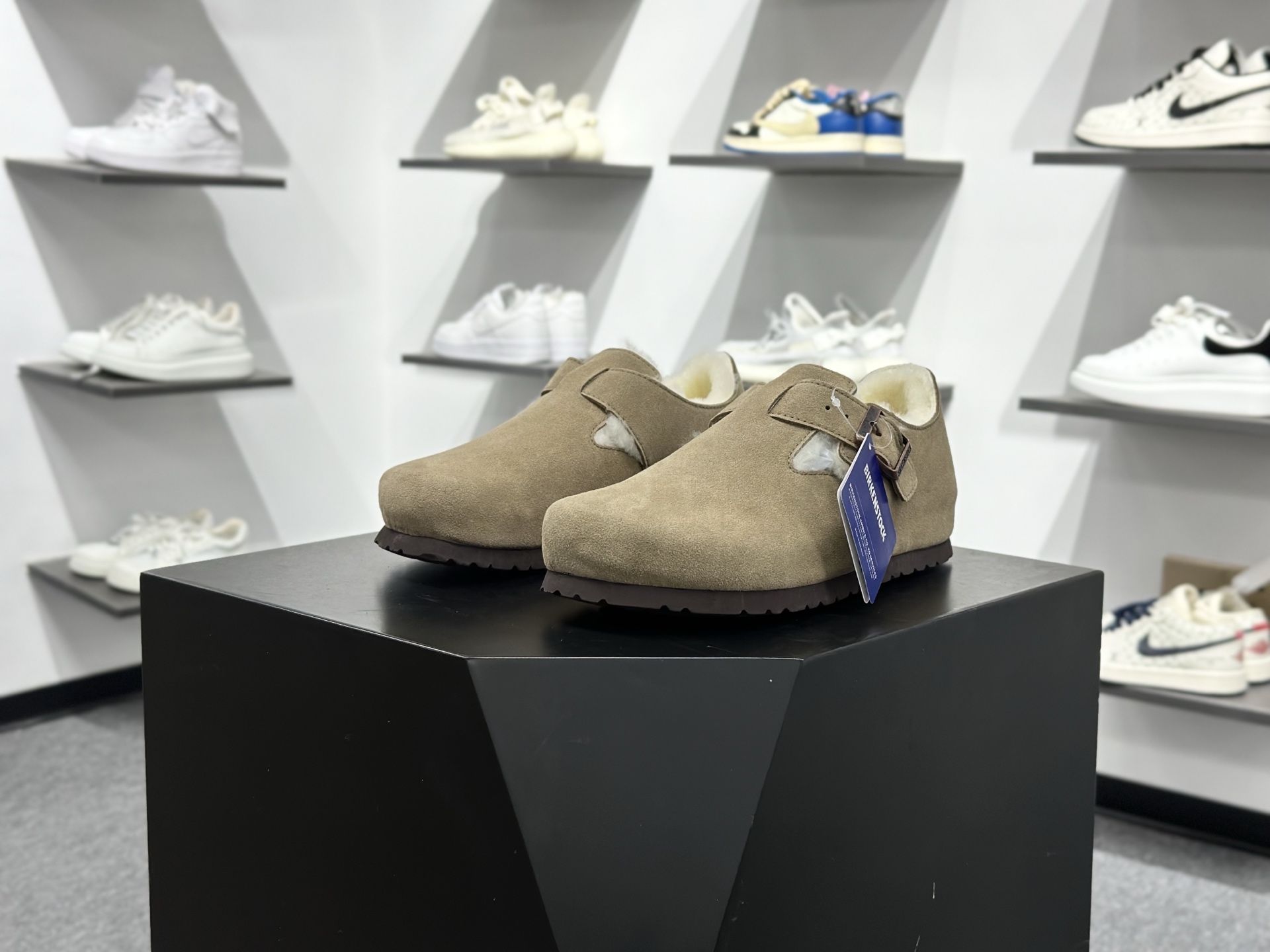 勃肯birkenstock 经典全包款 纯原G版“翘头加绒款” 优质牛皮翻毛皮 纯色羊毛内里 0166531