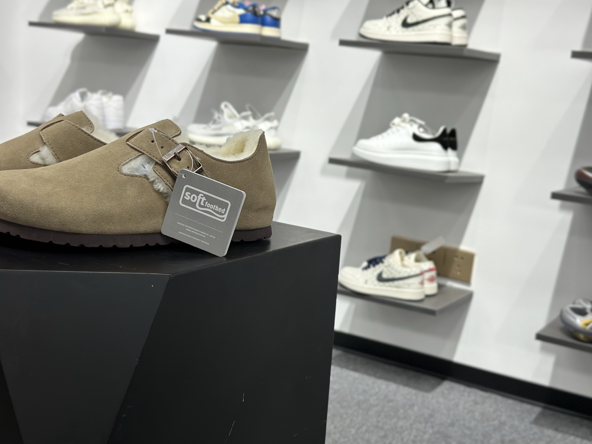 勃肯birkenstock 经典全包款 纯原G版“翘头加绒款” 优质牛皮翻毛皮 纯色羊毛内里 0166531