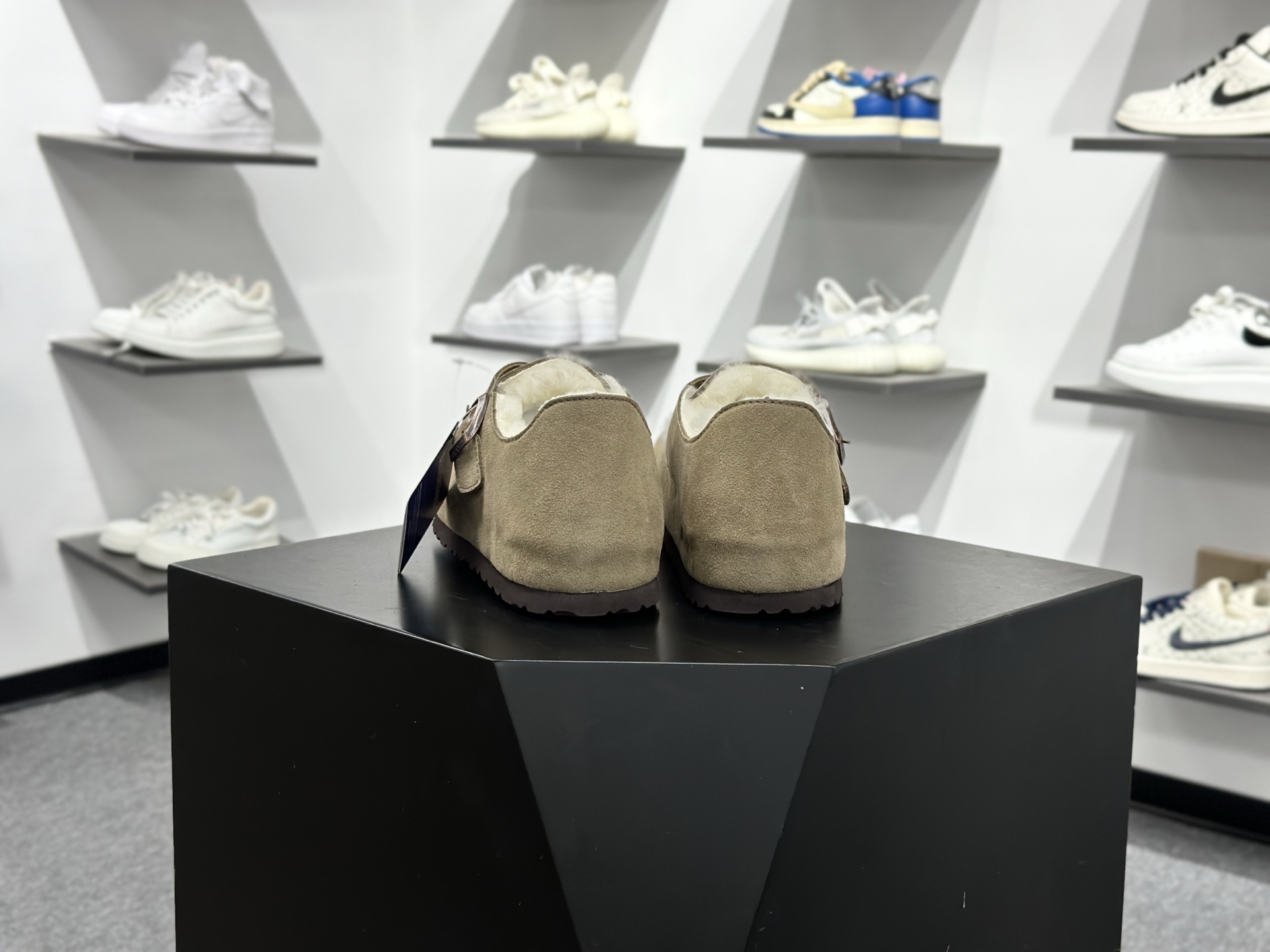 勃肯birkenstock 经典全包款 纯原G版“翘头加绒款” 优质牛皮翻毛皮 纯色羊毛内里 0166531