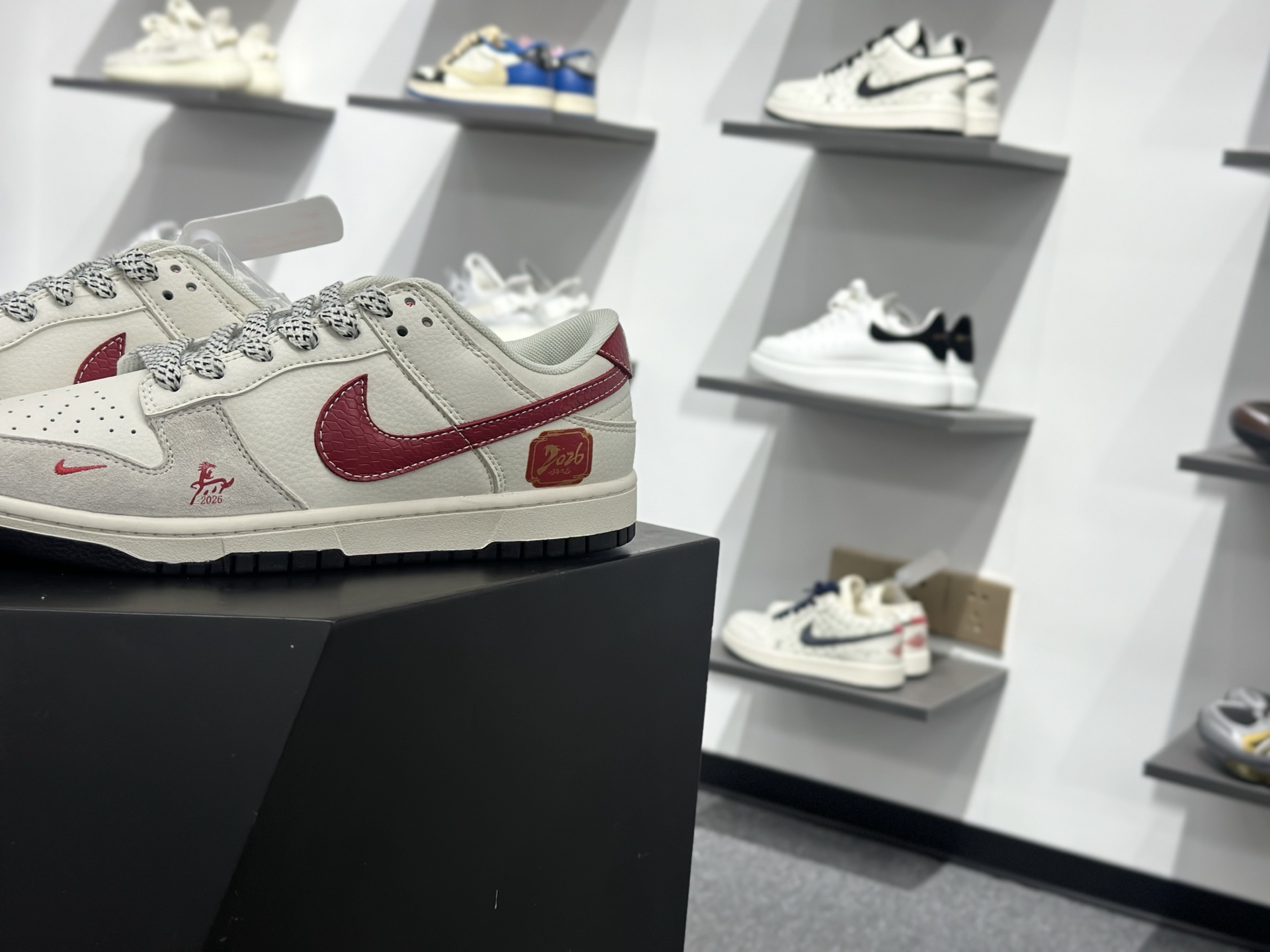 Nike SB Dunk Low 马年联名 XX8930-030