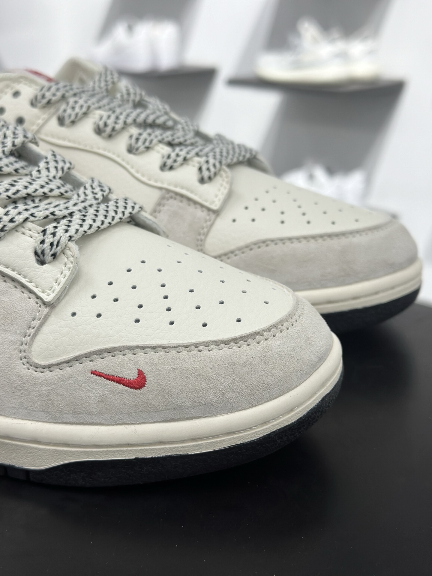 Nike SB Dunk Low 马年联名 XX8930-030