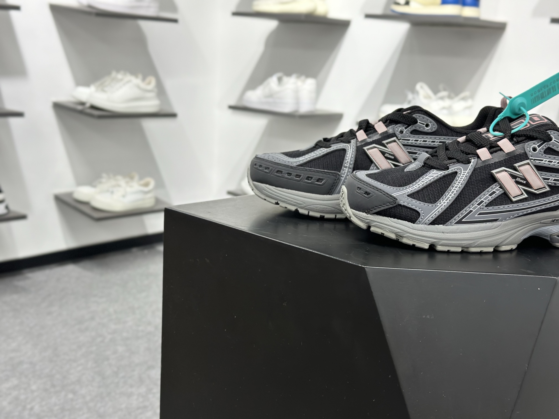 New Balance M1906系列复古单品宝藏老爹鞋 复古元素叠加 M1906R New Balance M1906系列复古单品宝藏老爹鞋 复古元素叠加 M1906R