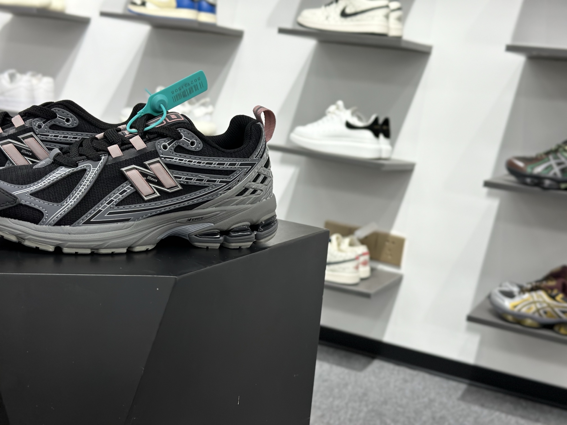 New Balance M1906系列复古单品宝藏老爹鞋 复古元素叠加 M1906R New Balance M1906系列复古单品宝藏老爹鞋 复古元素叠加 M1906R