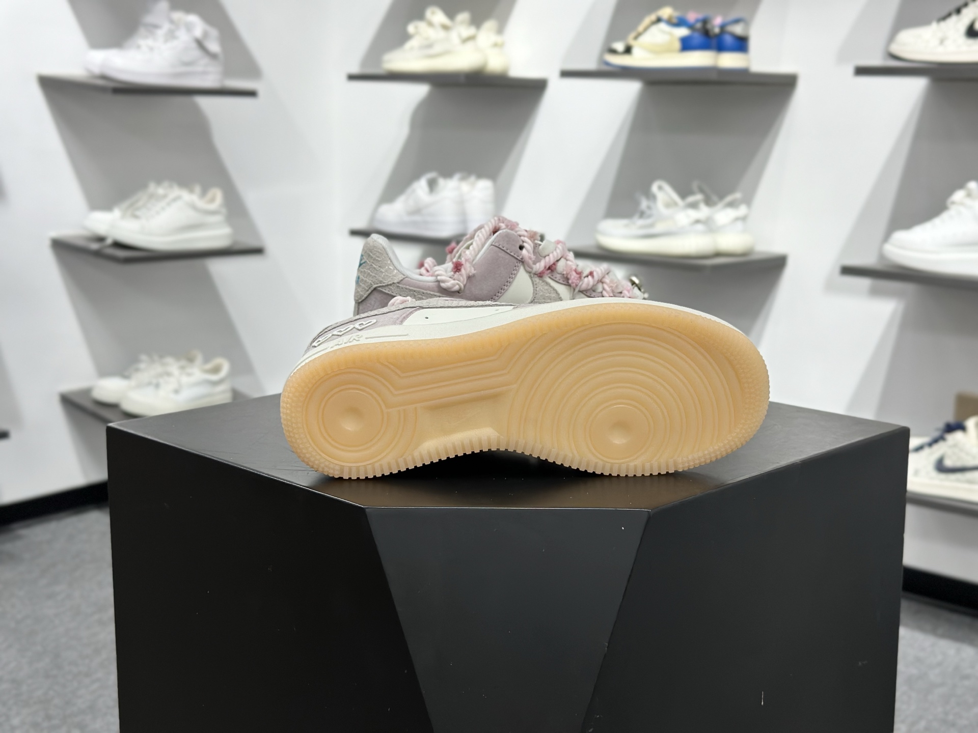 260 NK Air Force 1 Low 空军一号低帮米白粉龙年 FZ5066-111-Chinese UA Cheap High Quatity Brand Clothes Bags handbags Sneakers wholesale wholesaler seller from China Factory suppliers Fashion Clothing Shoes best Quality Beautiful Price 260 NK Air Force 1 Low 空军一号低帮米白粉龙年 FZ5066-111