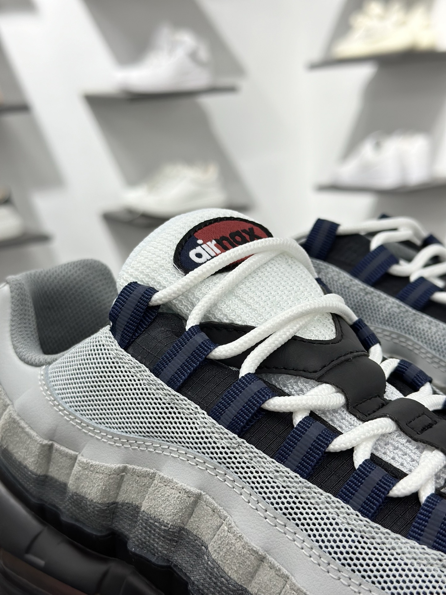 NIKE AIR MAX 95 SP 耐克 气垫复古慢跑百搭鞋休闲运动鞋 DM0011-007 NIKE AIR MAX 95 SP 耐克 气垫复古慢跑百搭鞋休闲运动鞋 DM0011-007