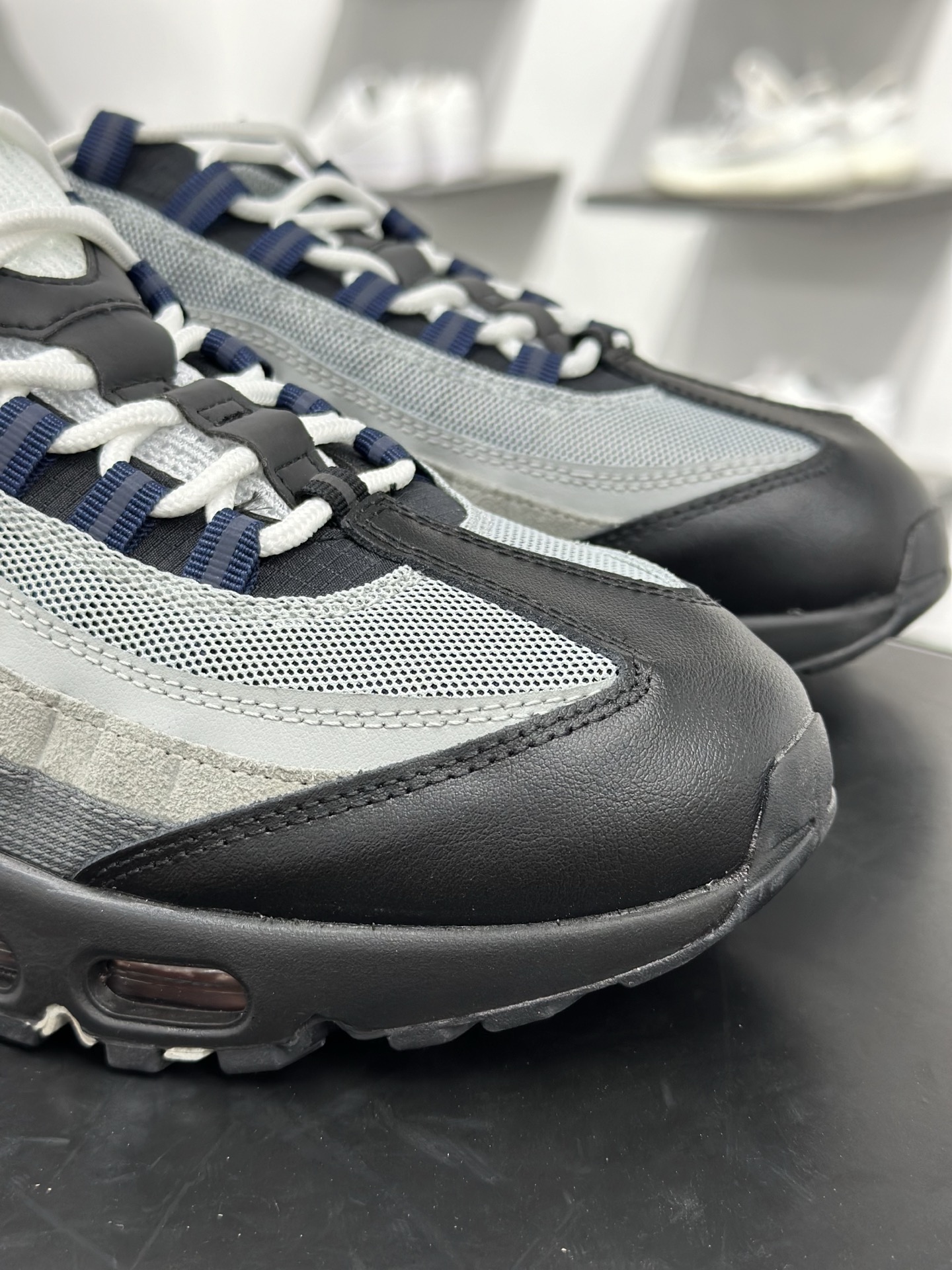 NIKE AIR MAX 95 SP 耐克 气垫复古慢跑百搭鞋休闲运动鞋 DM0011-007 NIKE AIR MAX 95 SP 耐克 气垫复古慢跑百搭鞋休闲运动鞋 DM0011-007