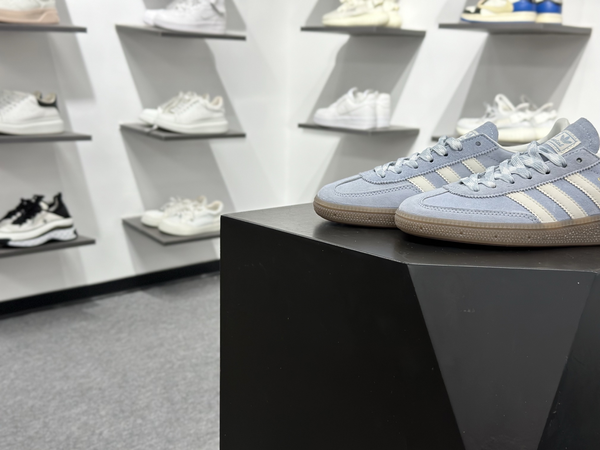 Adidas Samba 桑巴舞街头系列德训运动板鞋 KI5933 Adidas Samba 桑巴舞街头系列德训运动板鞋 KI5933