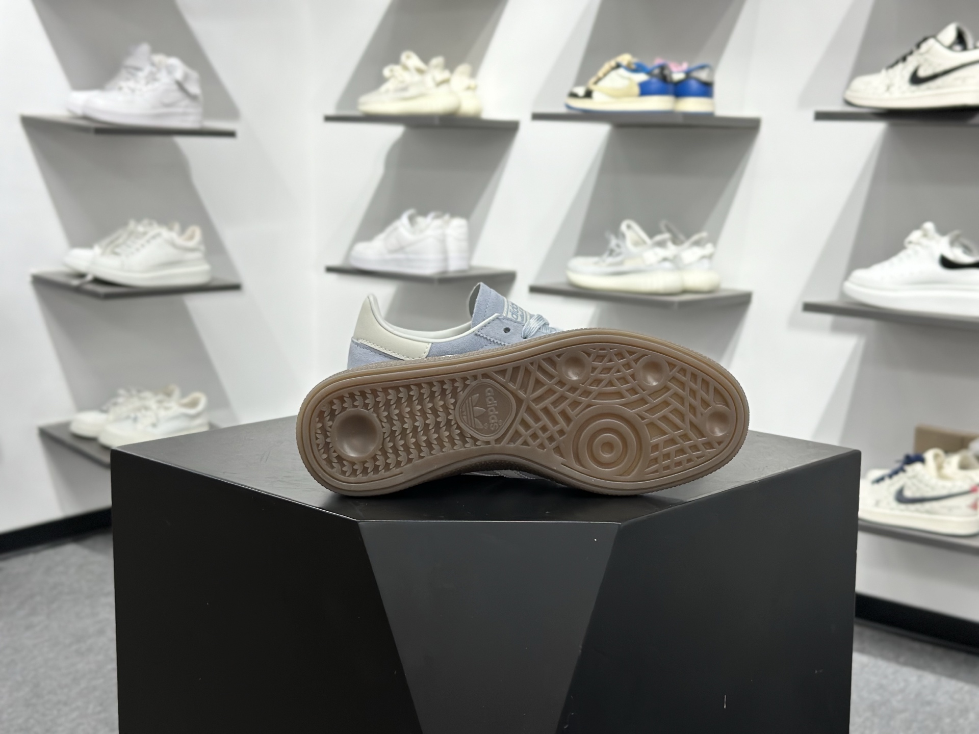 Adidas Samba 桑巴舞街头系列德训运动板鞋 KI5933 Adidas Samba 桑巴舞街头系列德训运动板鞋 KI5933