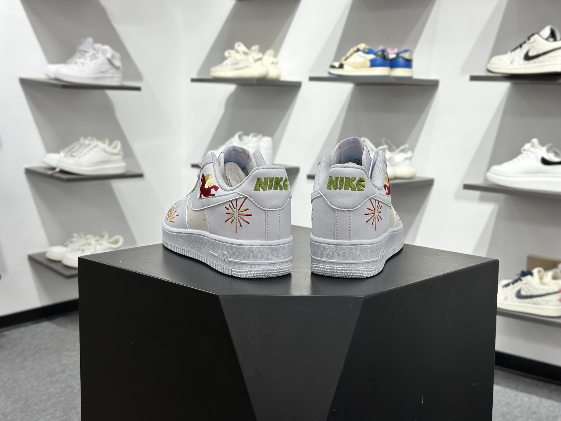 Nike Air Force 1 Low 07 马年限定 米白 IQ1133-111 Nike Air Force 1 Low 07 马年限定 米白 IQ1133-111