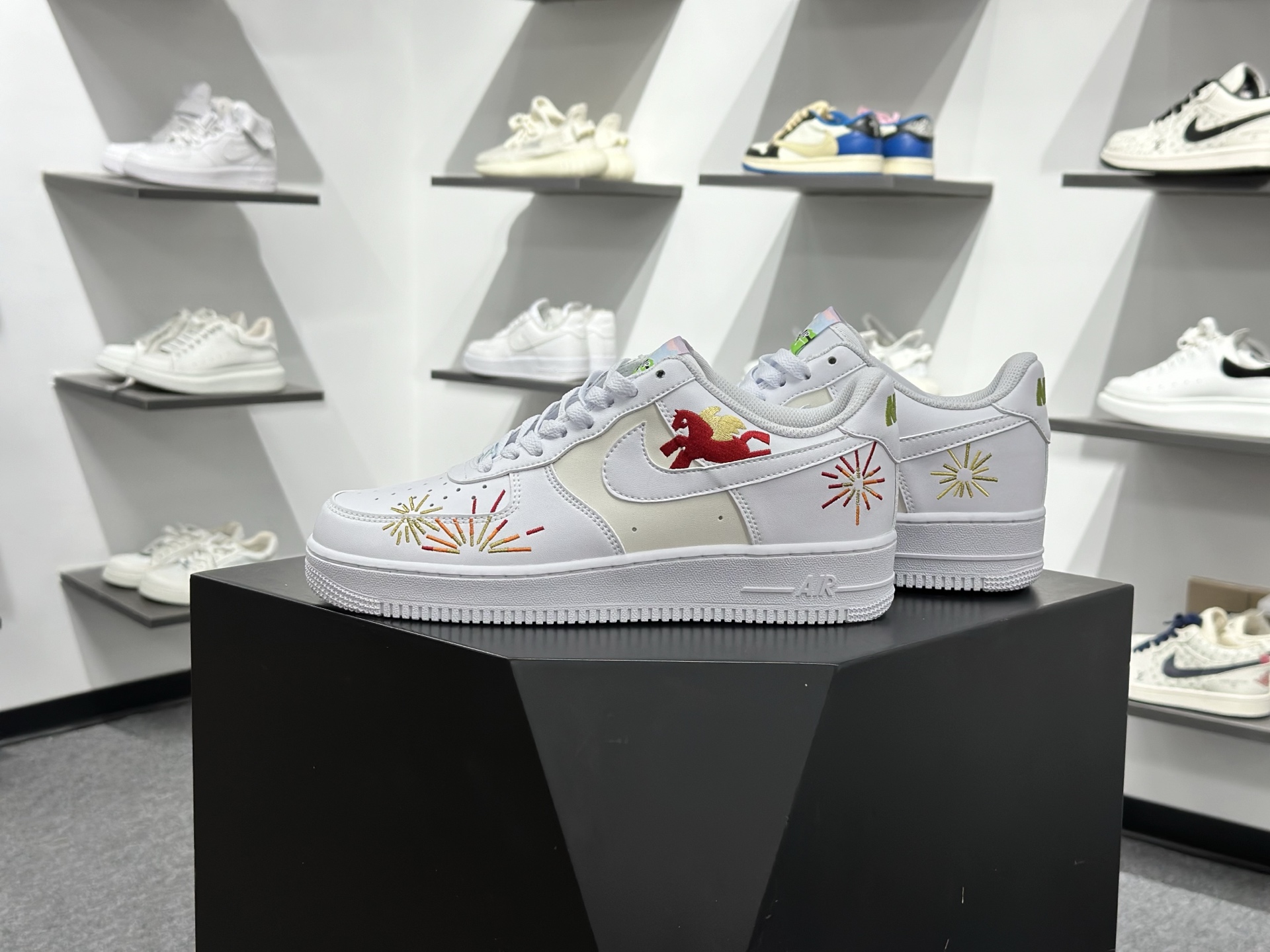 Nike Air Force 1 Low 07 马年限定 米白 IQ1133-111 Nike Air Force 1 Low 07 马年限定 米白 IQ1133-111