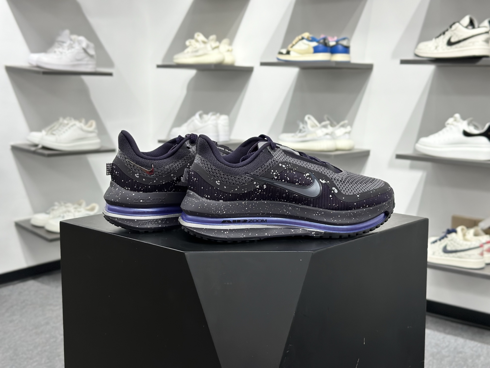 Nike Air Jordan 1 Low 定制配色 定制AJ联名-高端定制 低帮复古文化板鞋 SJ0086-131 Nike Air Jordan 1 Low 定制配色 定制AJ联名-高端定制 低帮复古文化板鞋 SJ0086-131